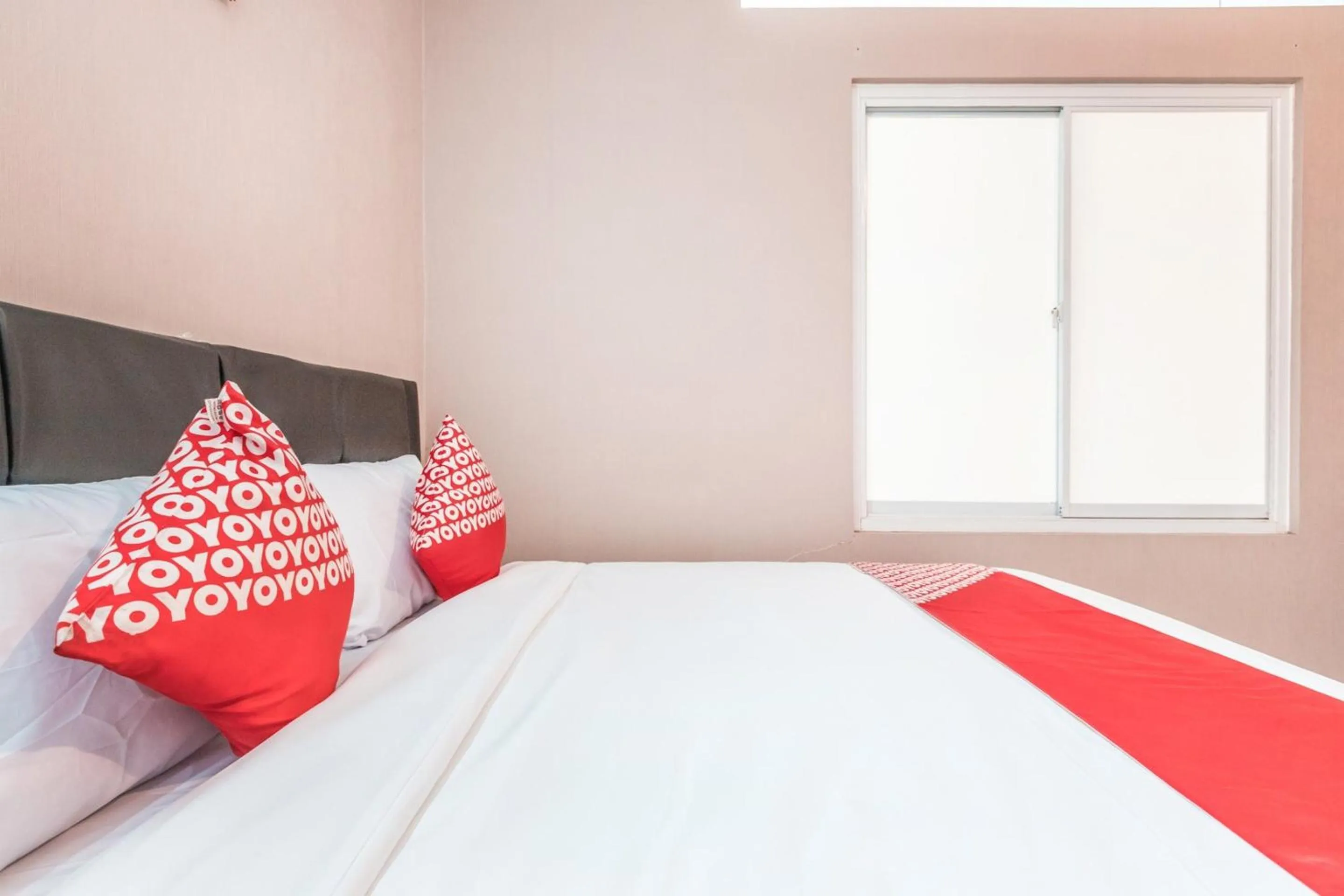 Bedroom, Bed in Hotel O J&b Room Pramuka