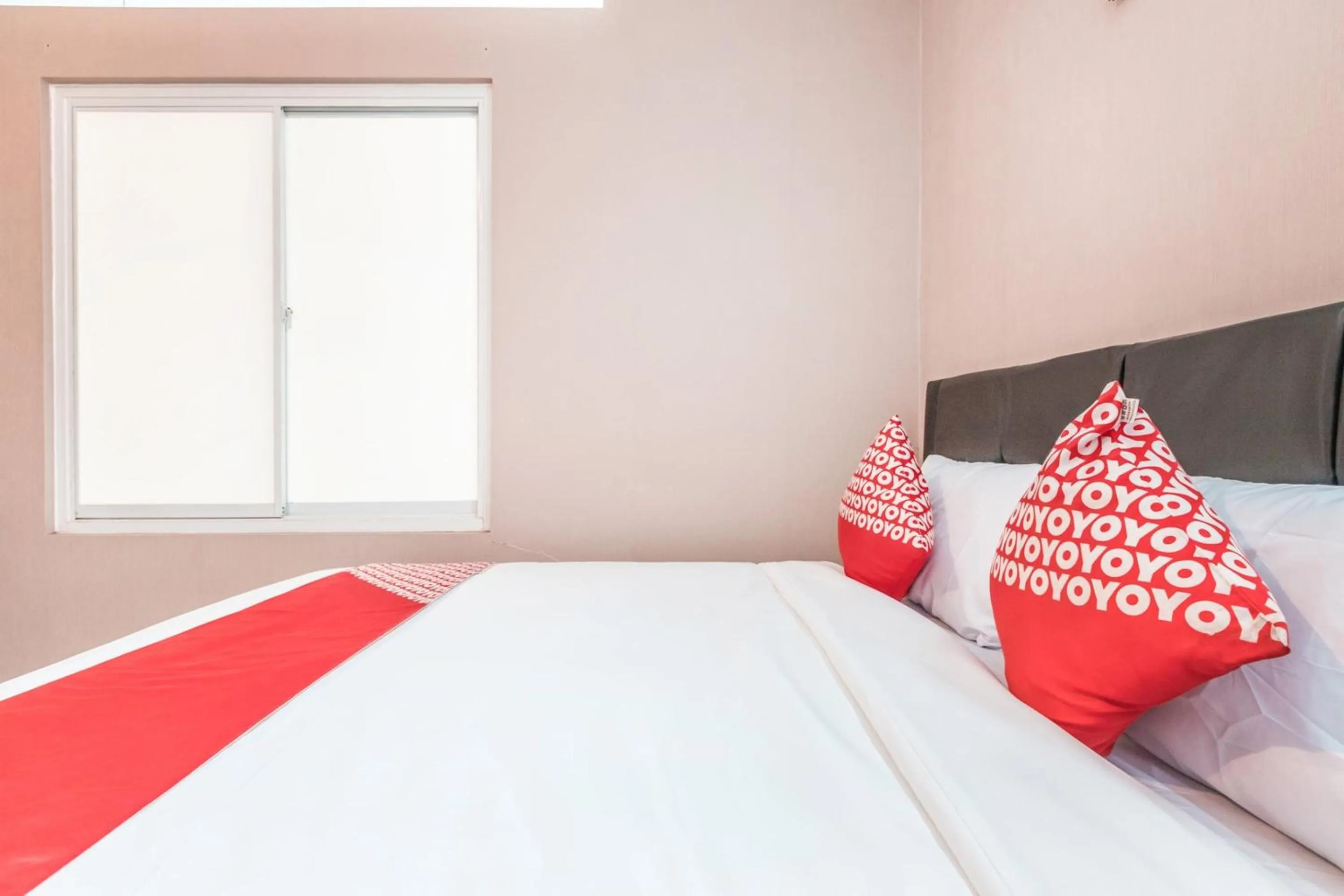 Bedroom, Bed in Hotel O J&b Room Pramuka