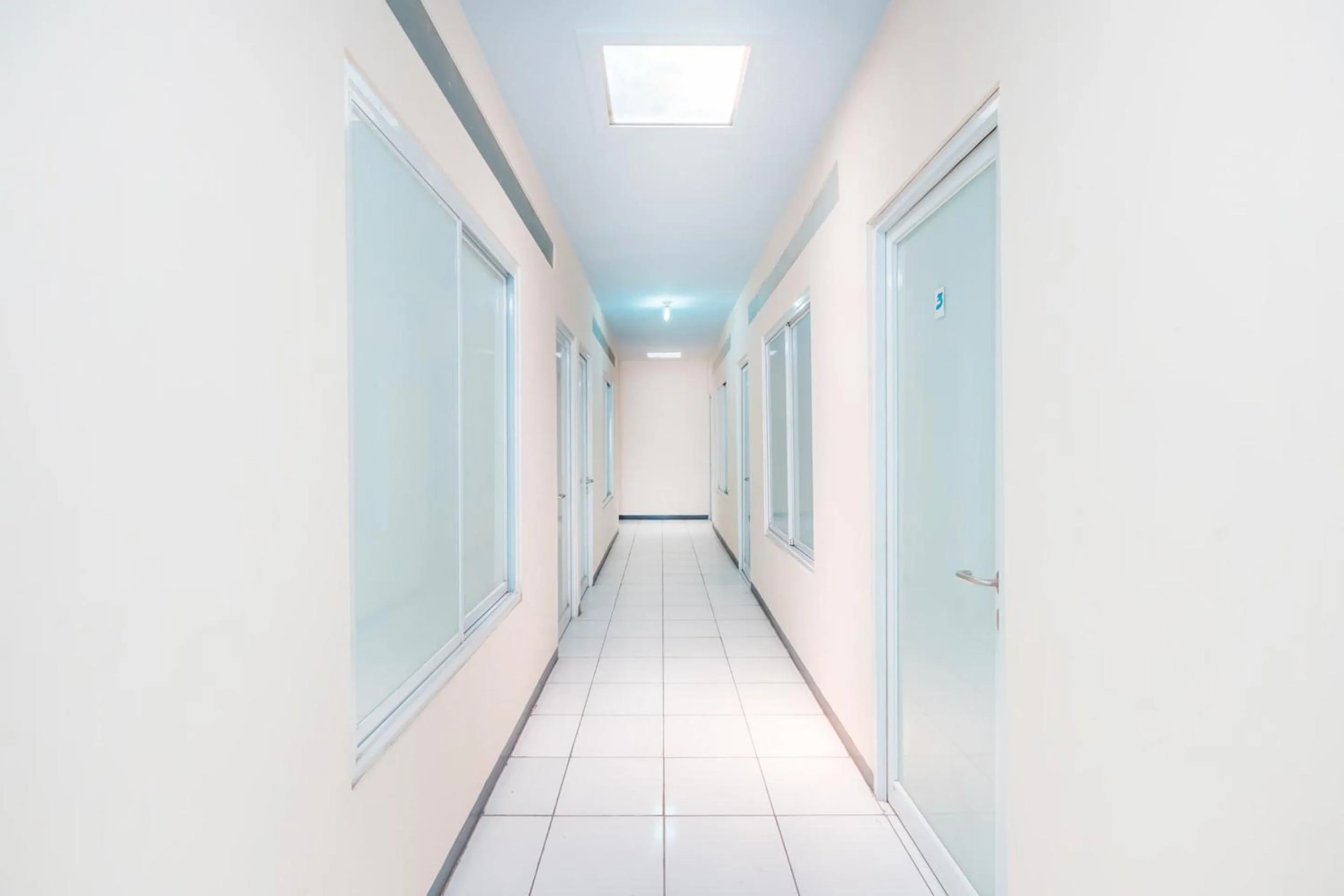 Lobby or reception in Hotel O J&b Room Pramuka