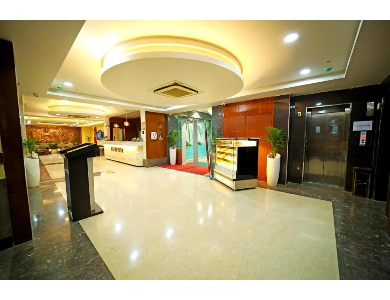 Lobby or reception in The Red Velvet Hotel Samarpan, Patna