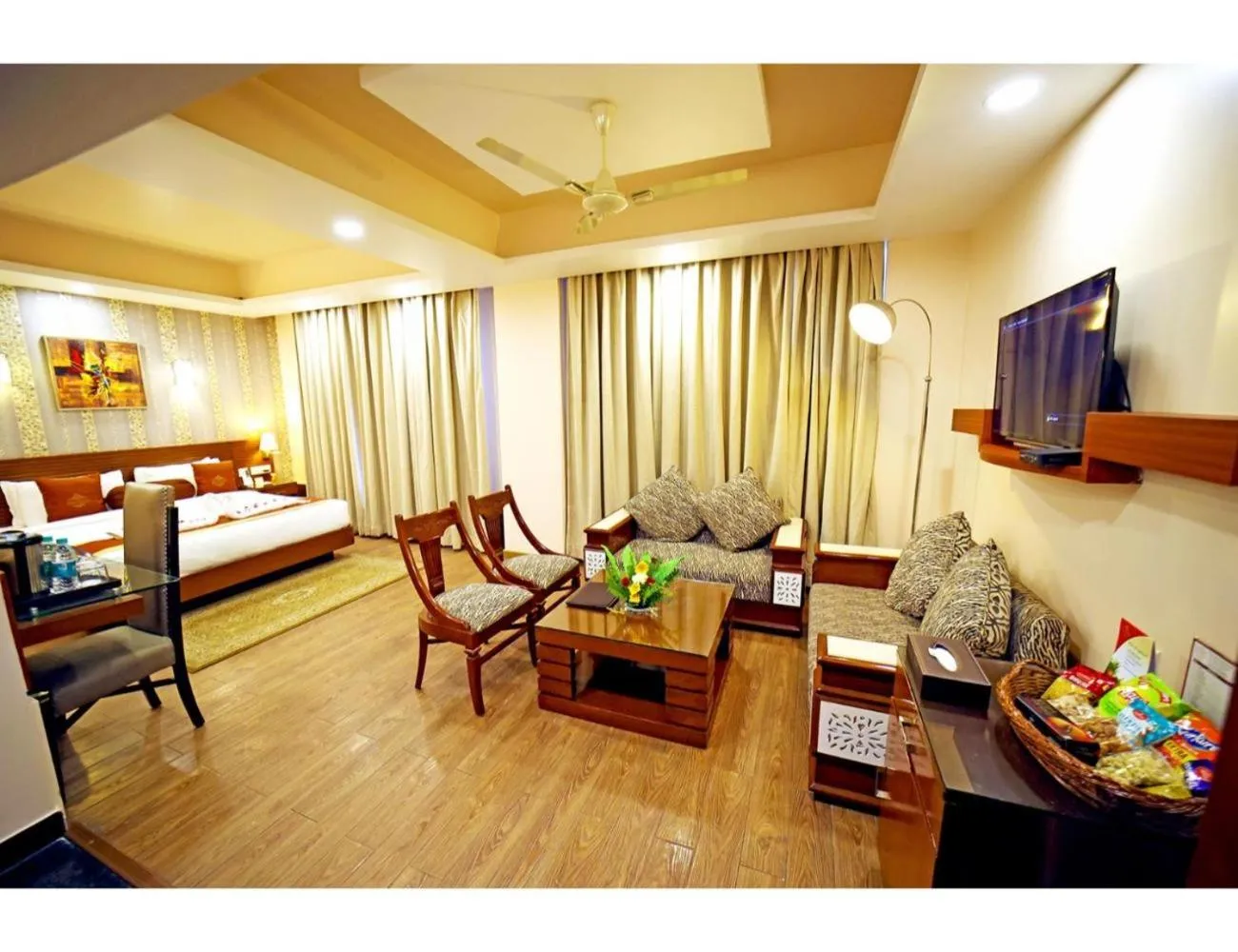 Communal lounge/ TV room, Bed in The Red Velvet Hotel Samarpan, Patna