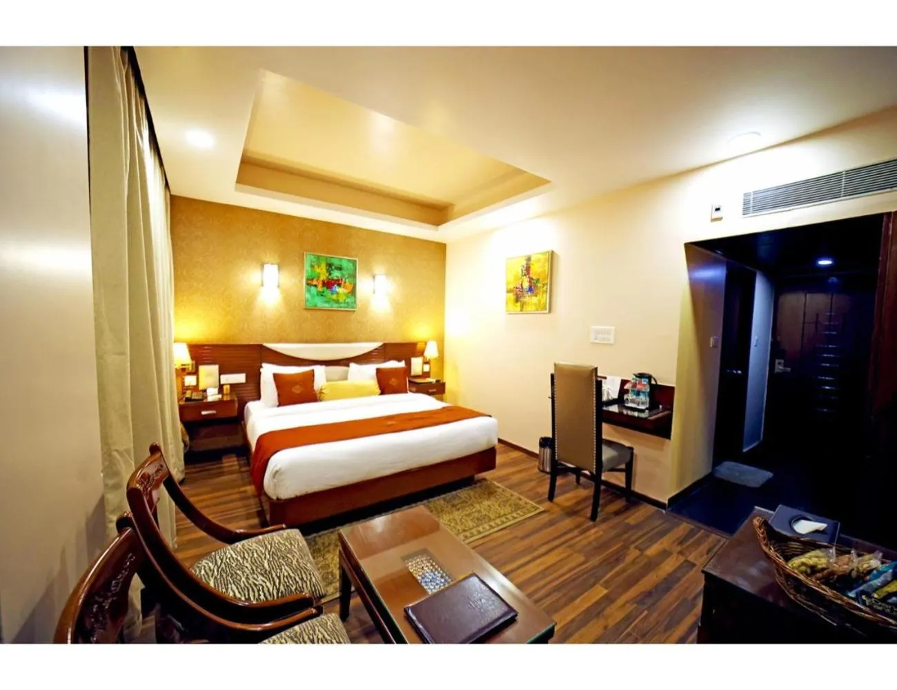 Bed in The Red Velvet Hotel Samarpan, Patna