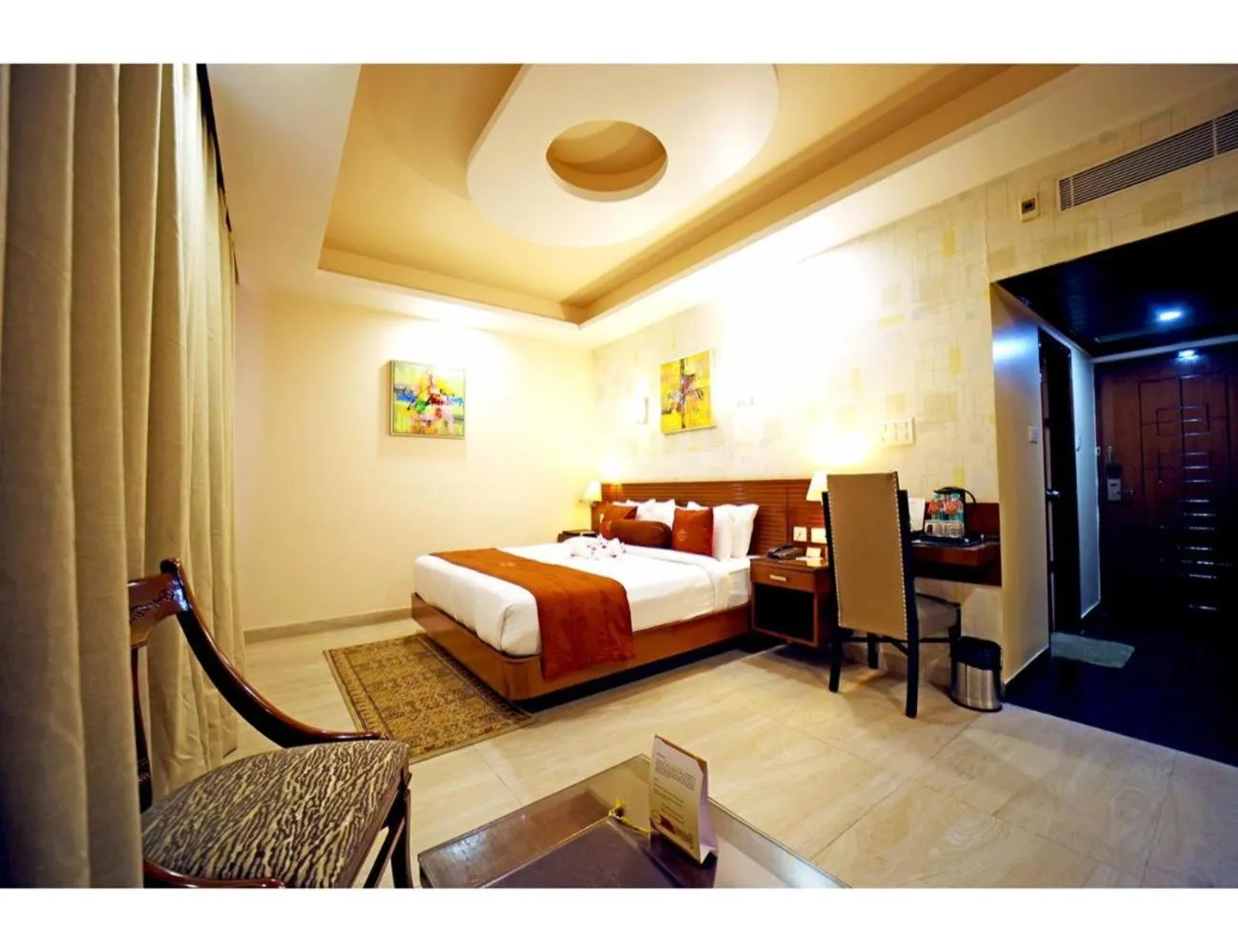 Bed in The Red Velvet Hotel Samarpan, Patna