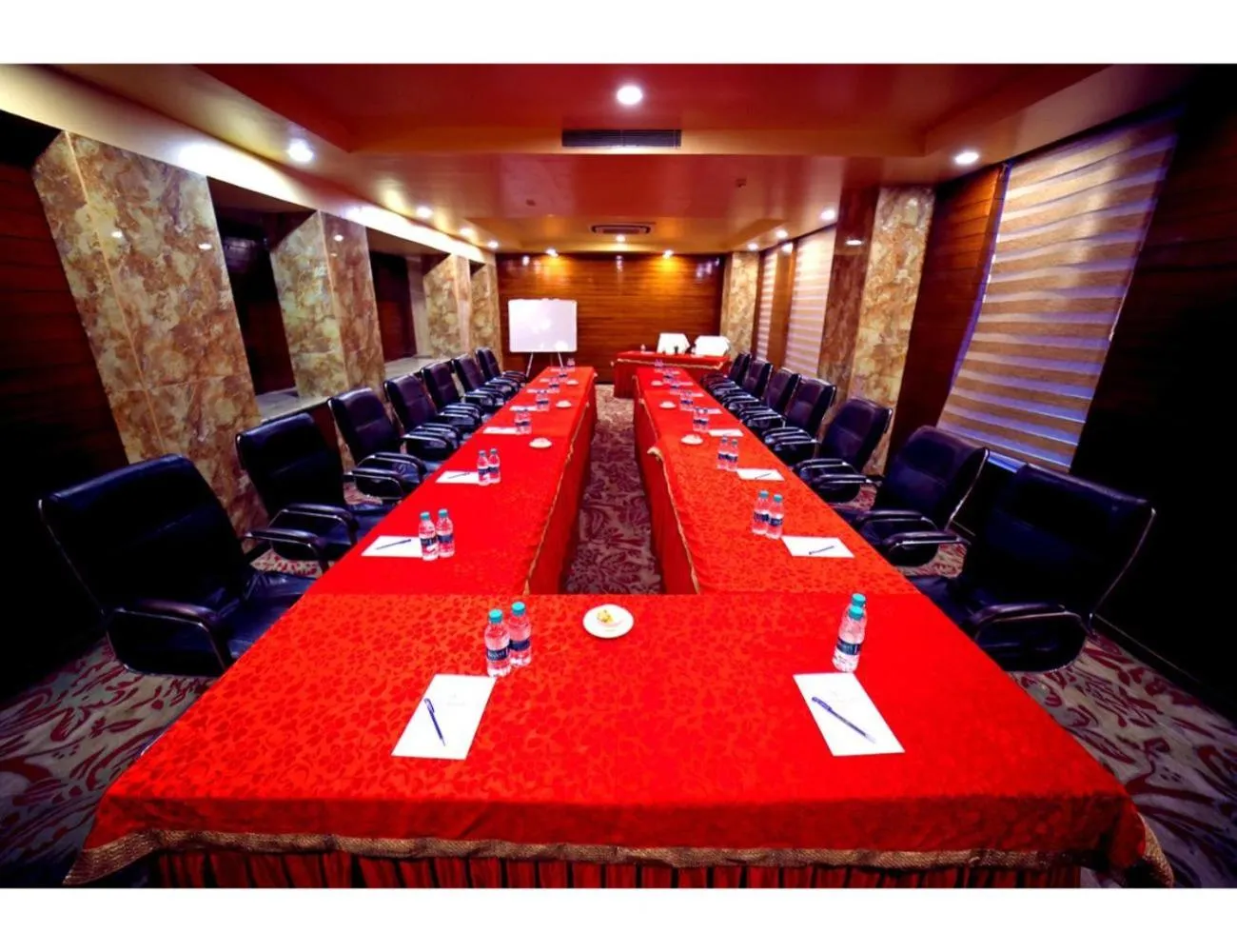 Living room in The Red Velvet Hotel Samarpan, Patna