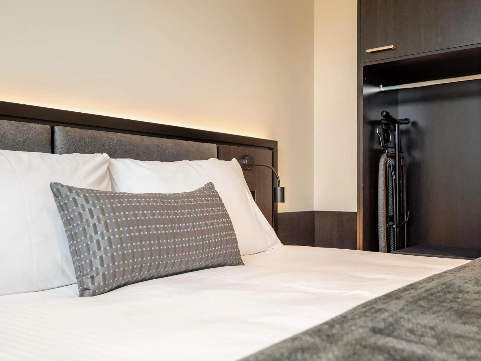 Bedroom, Bed in Mantra Shepparton