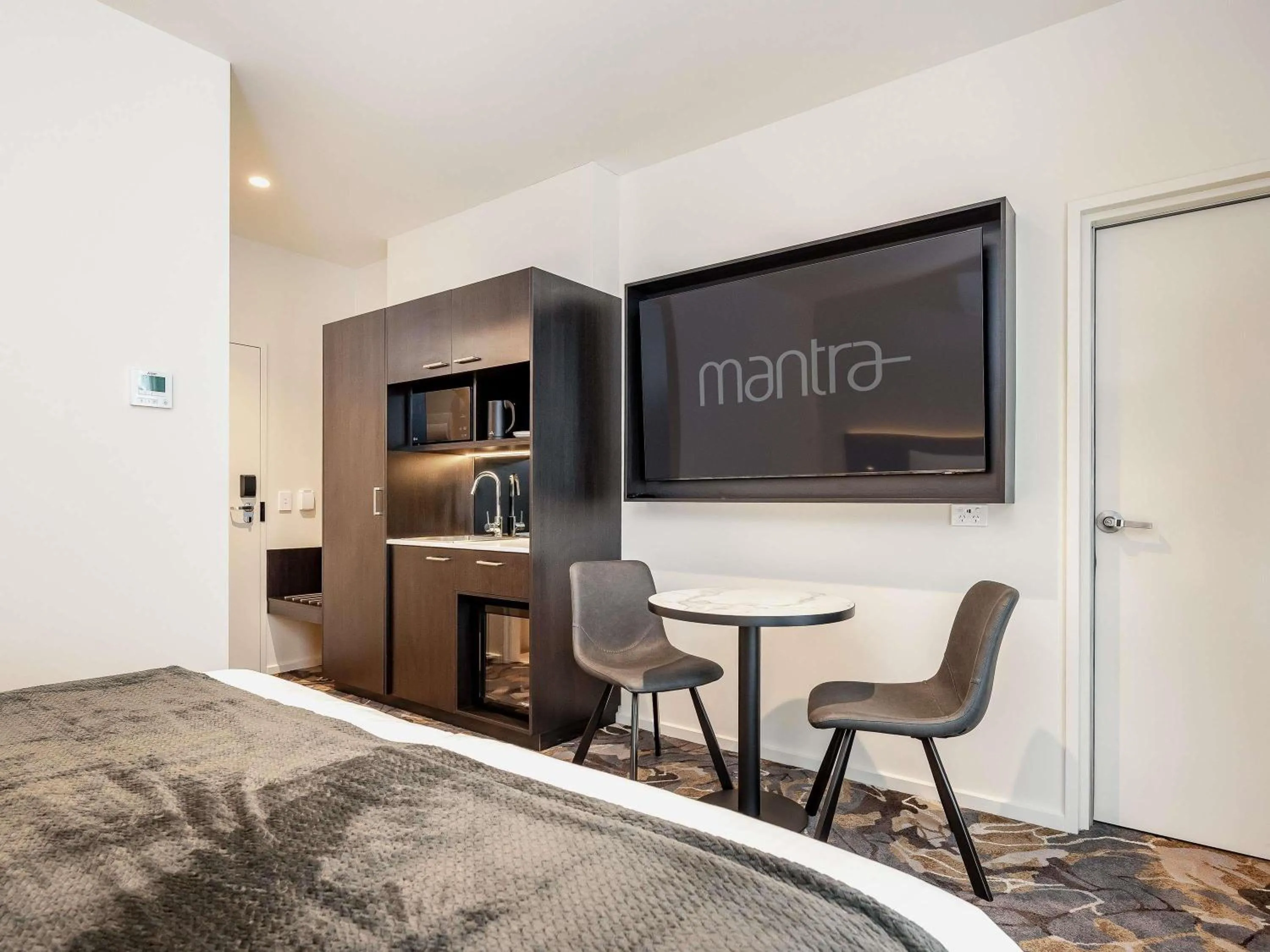 Bedroom, Bed in Mantra Shepparton