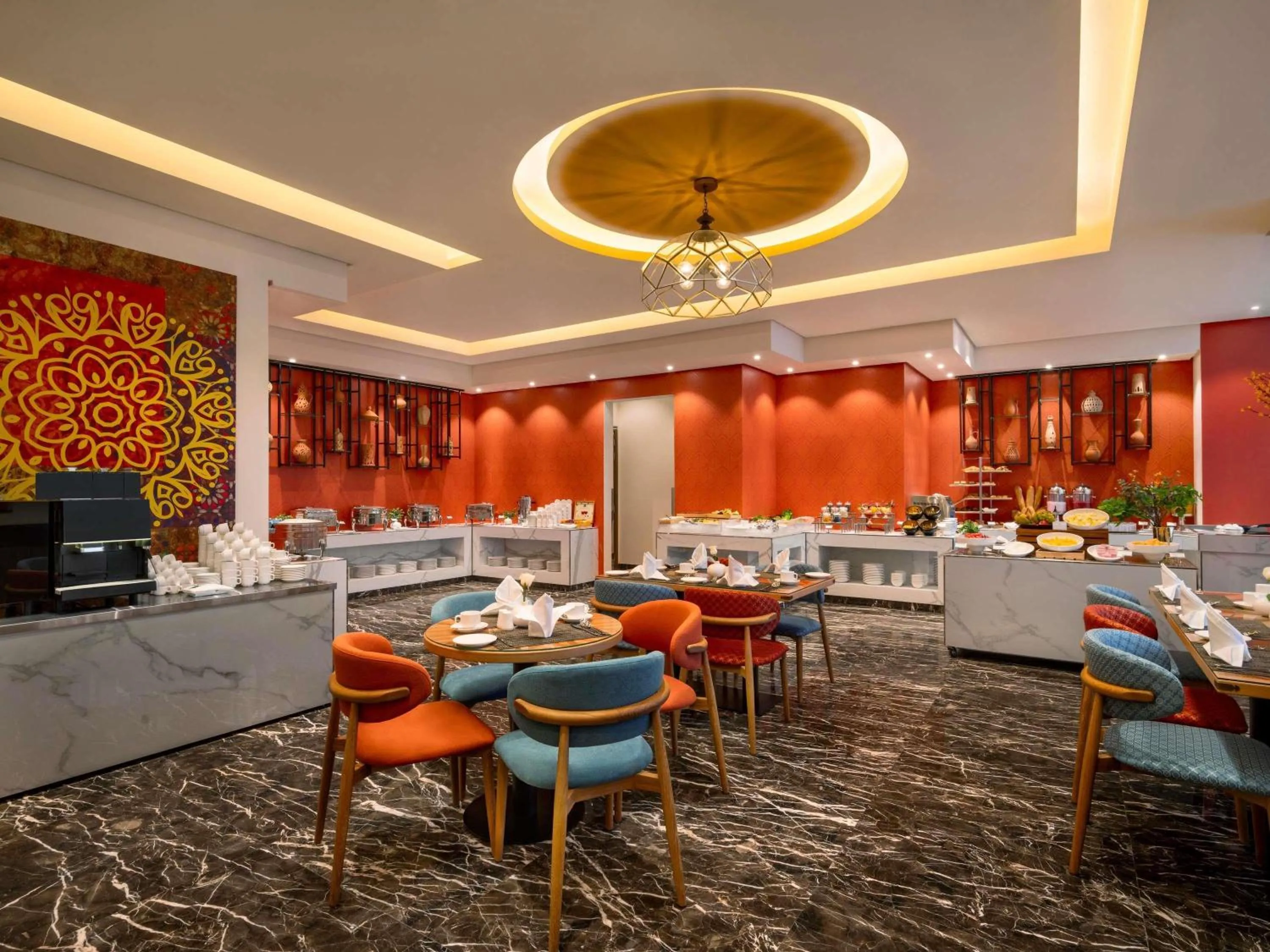 Restaurant/places to eat in Mercure Muscat