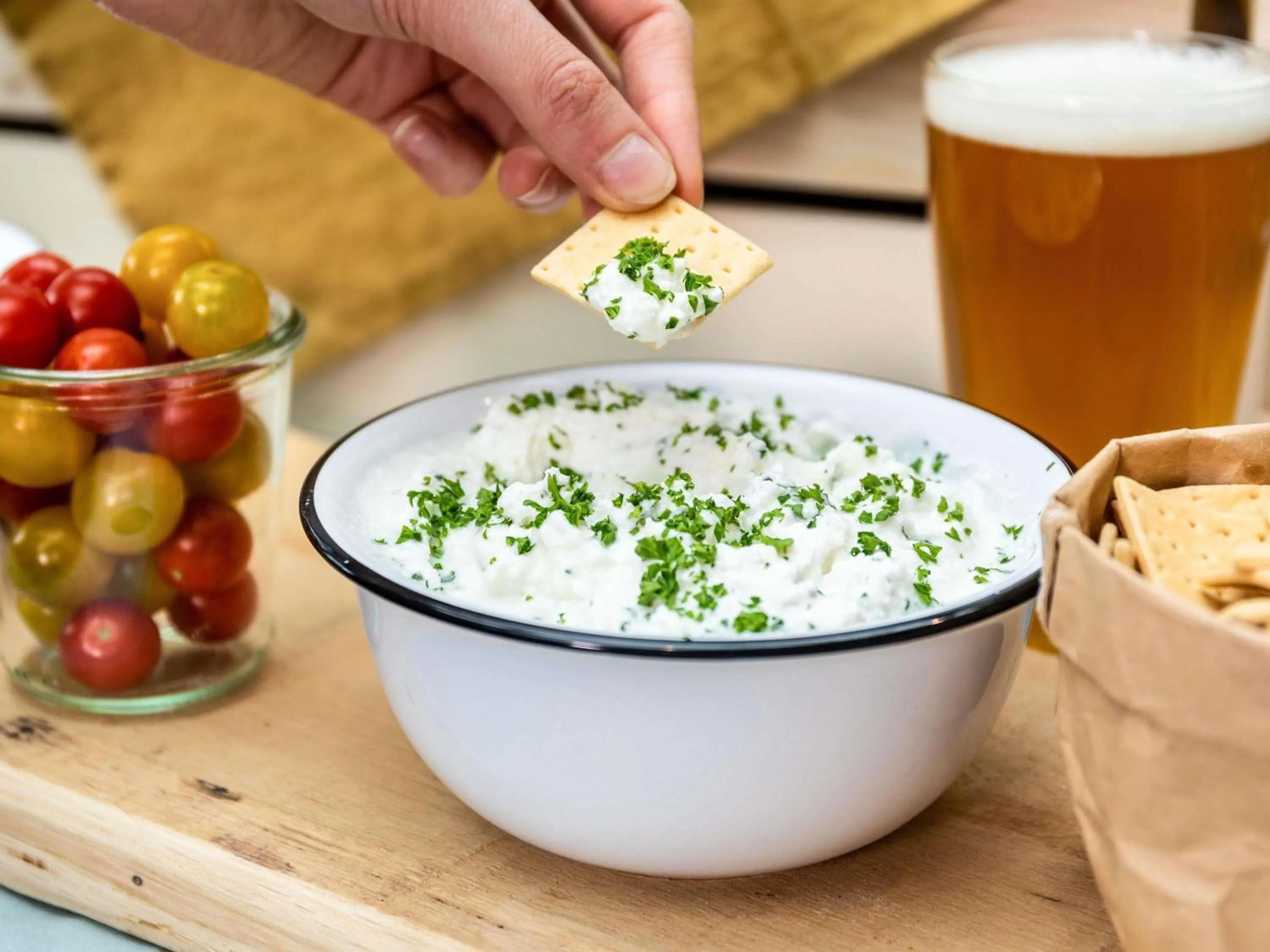 Restaurant/places to eat in Mercure Muscat