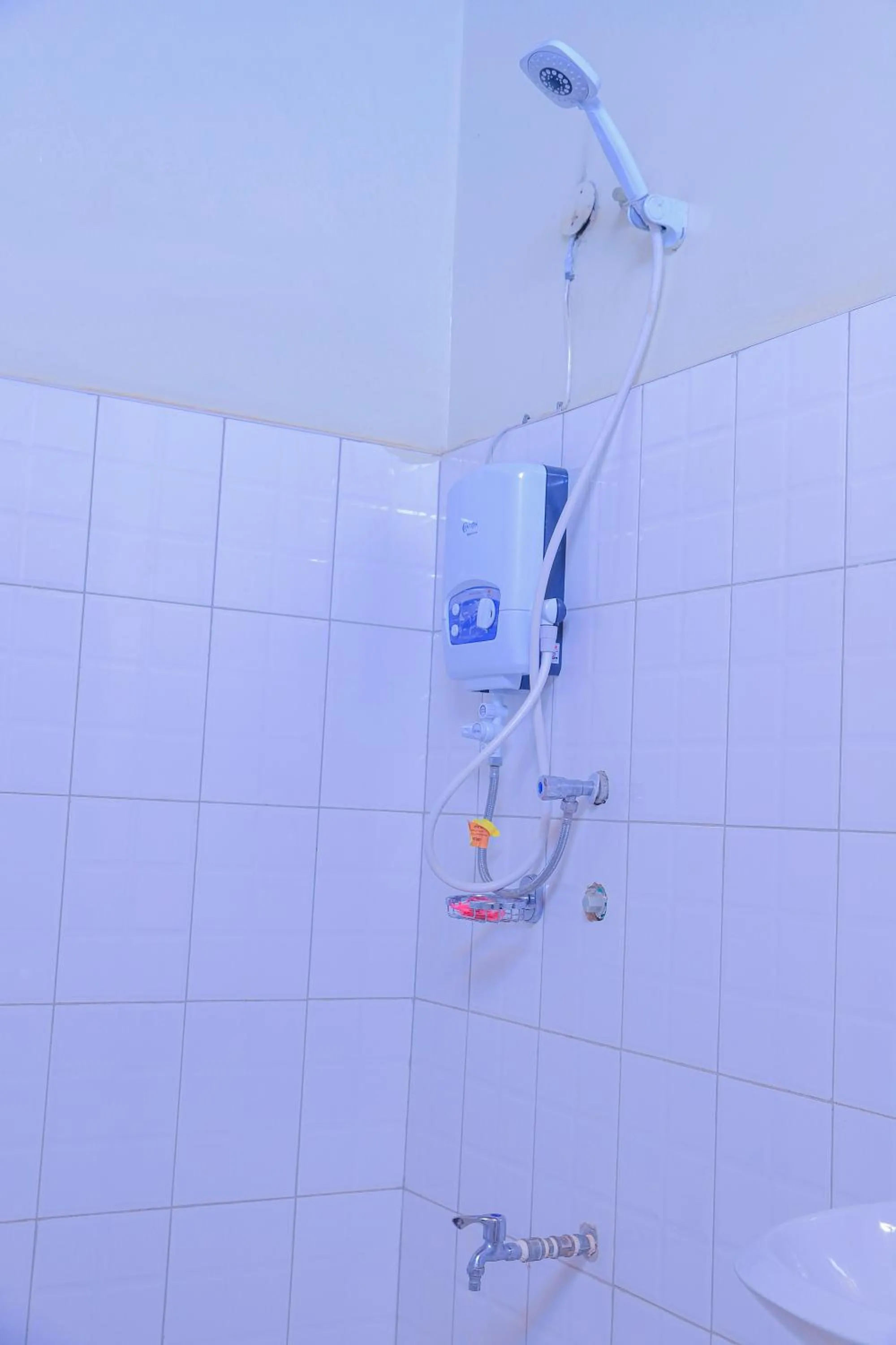 Shower in Hakyiri B&B