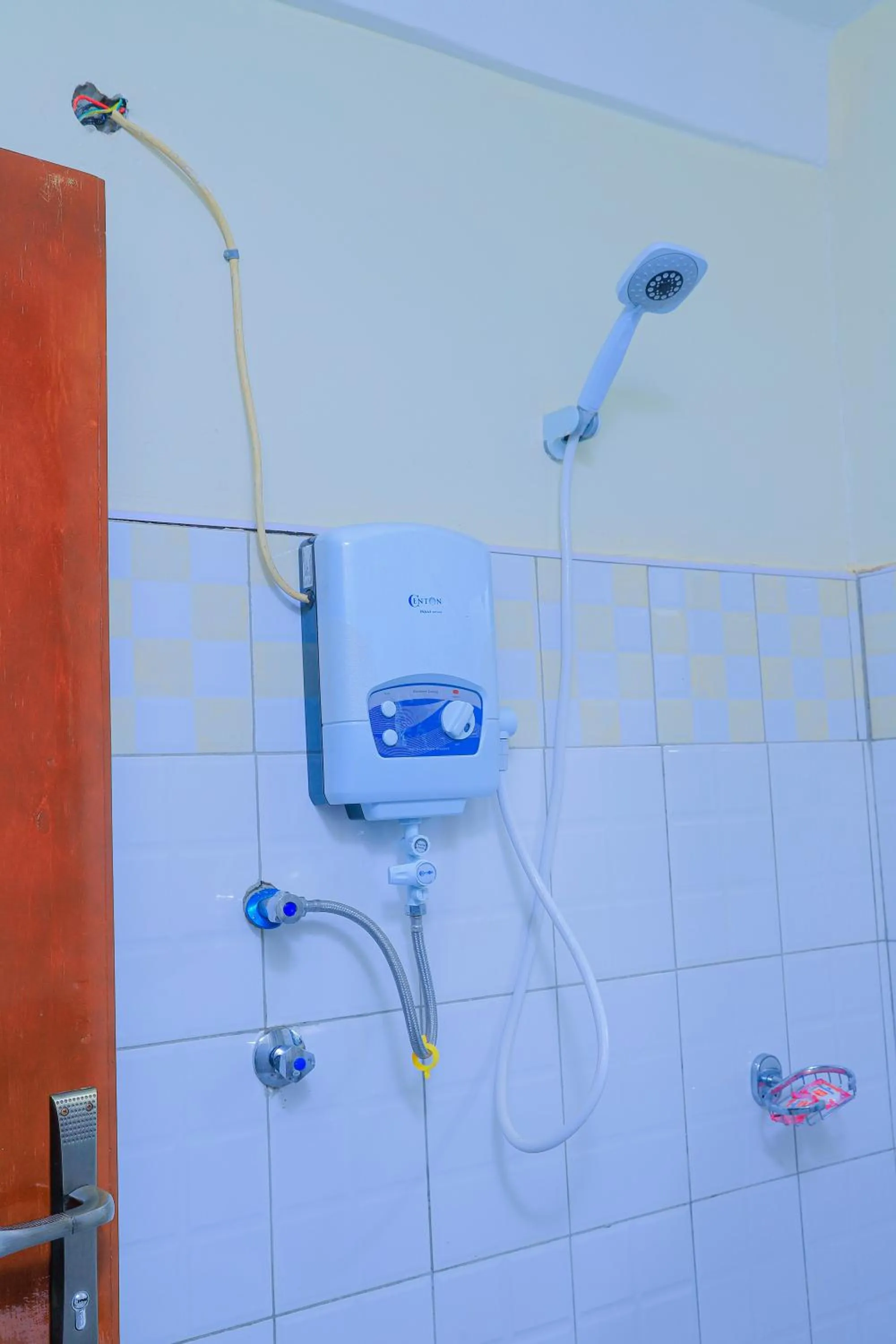 Shower in Hakyiri B&B