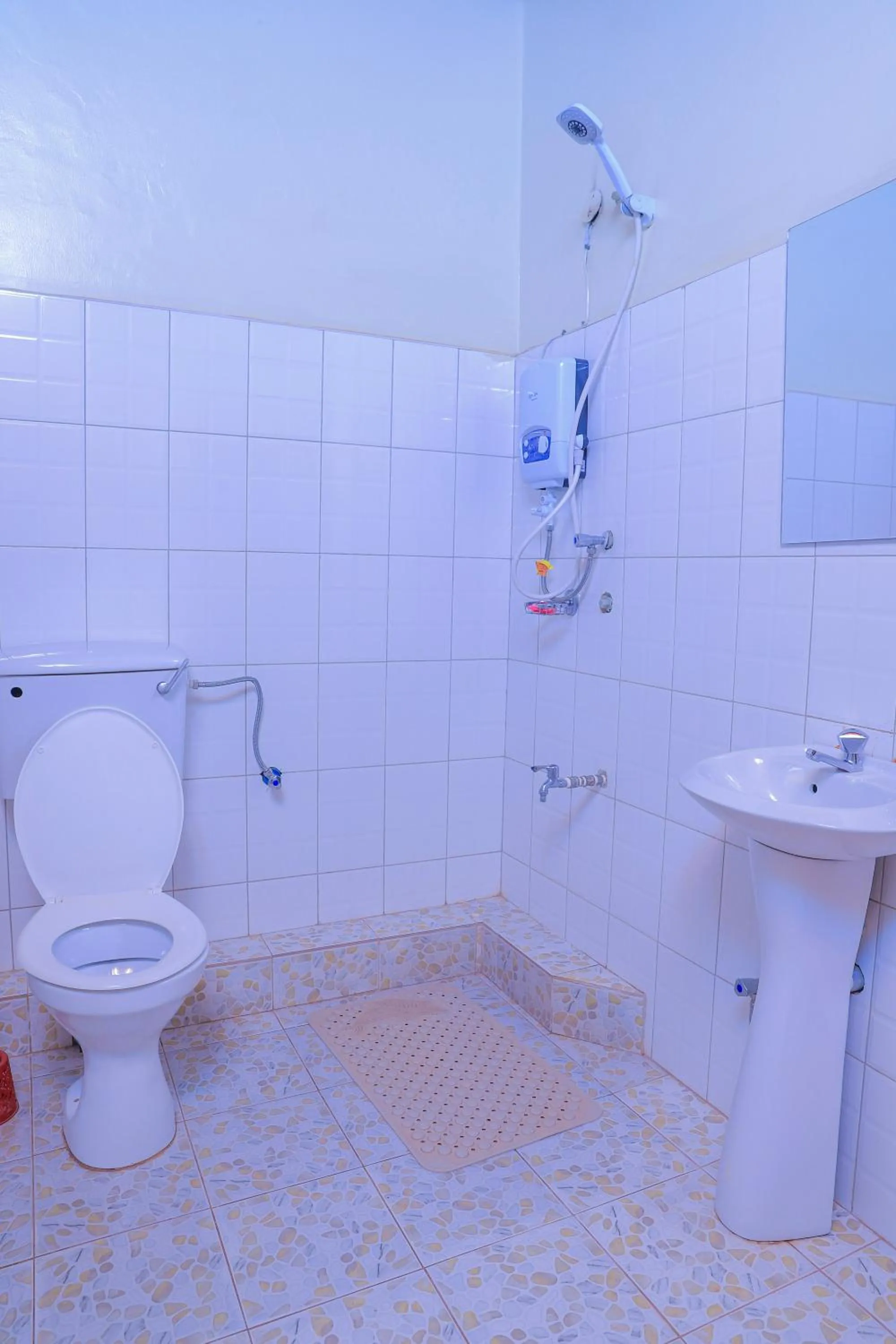 Toilet in Hakyiri B&B