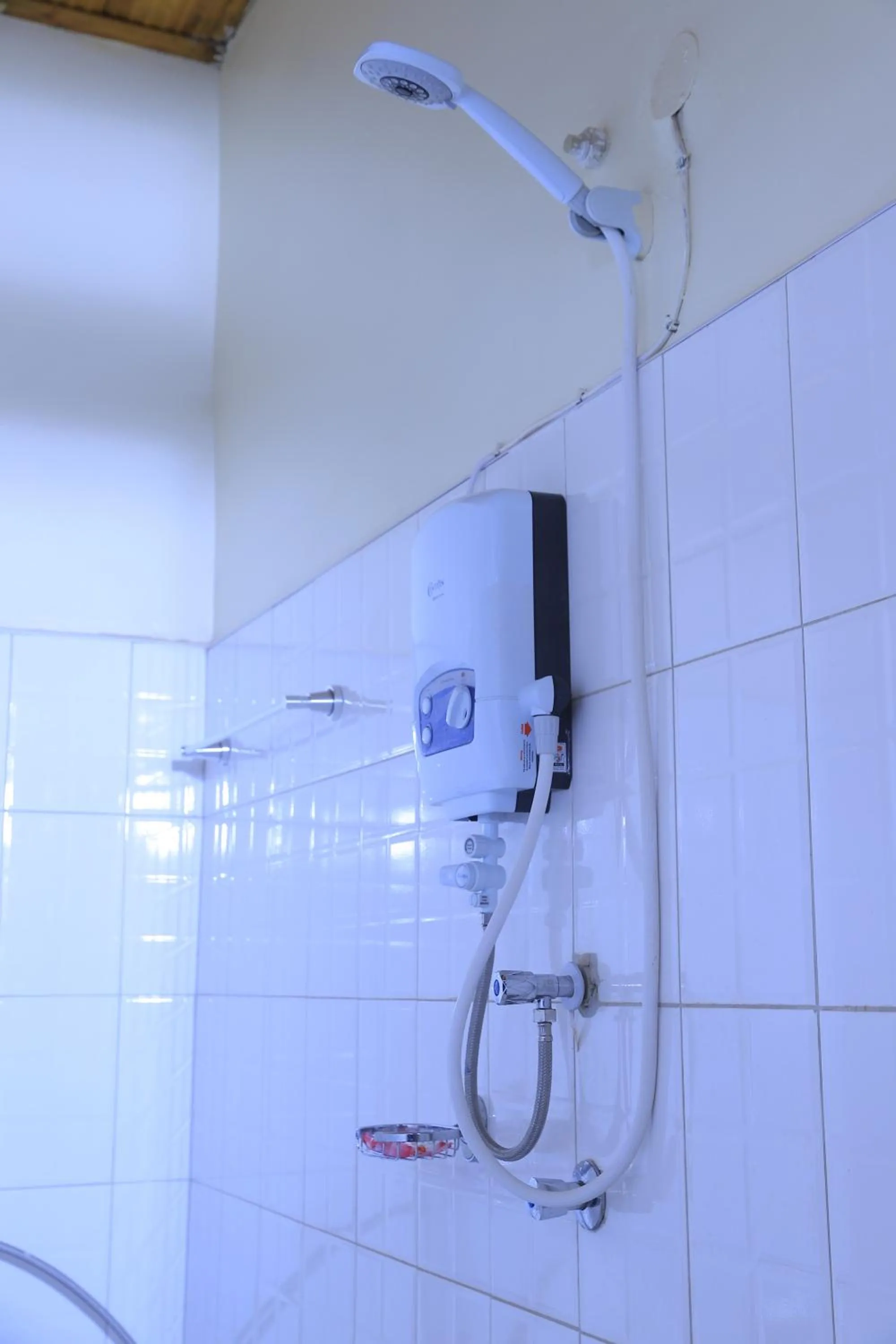 Shower in Hakyiri B&B