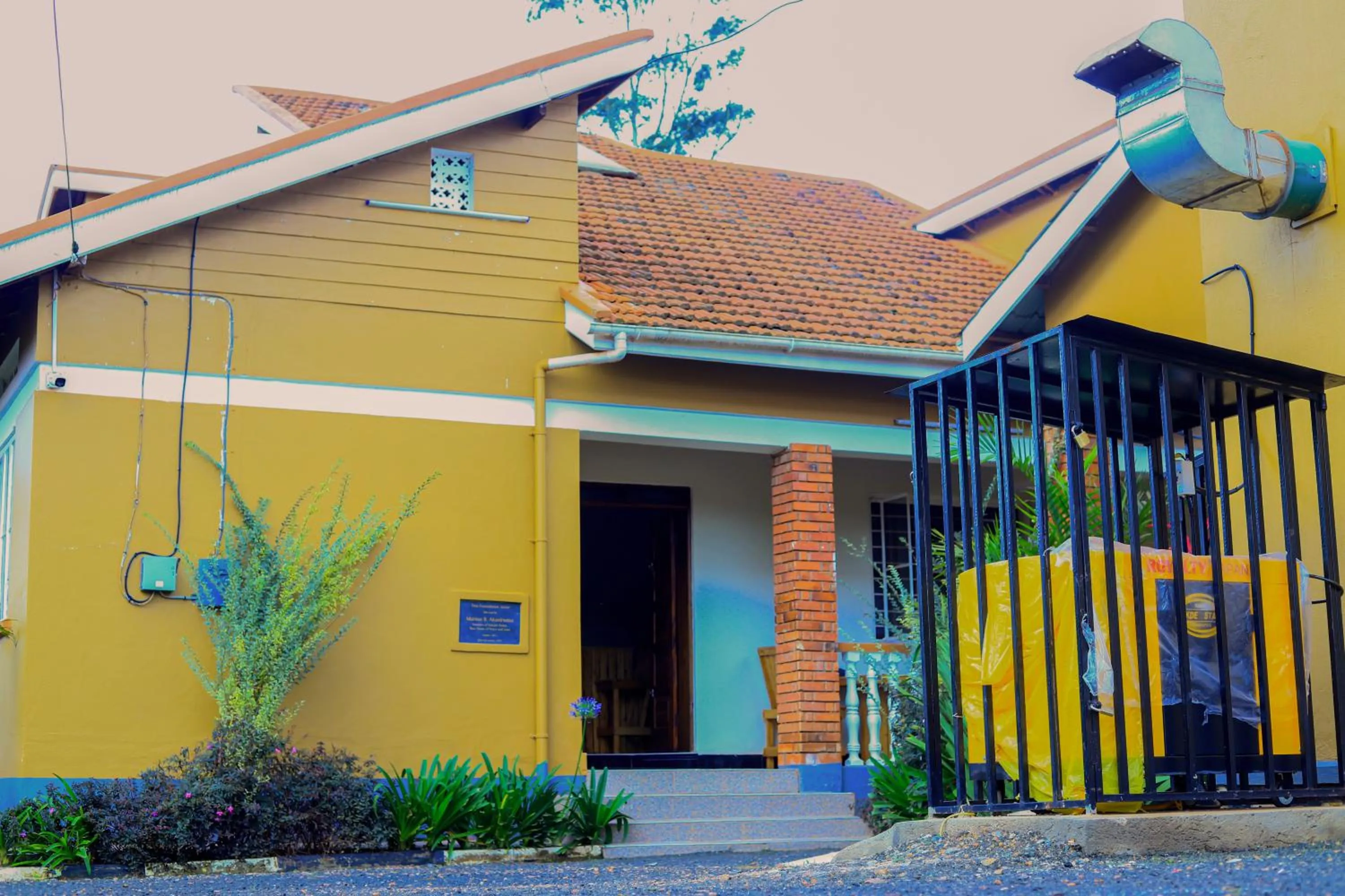 Property building in Hakyiri B&B