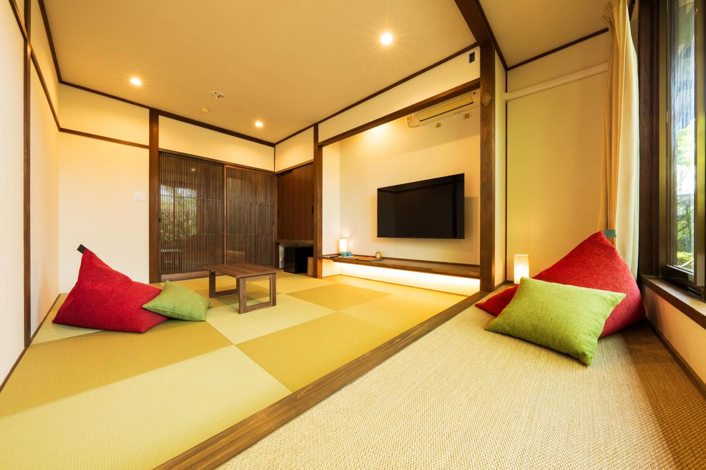 Photo of the whole room, Bed in Tokiwaso