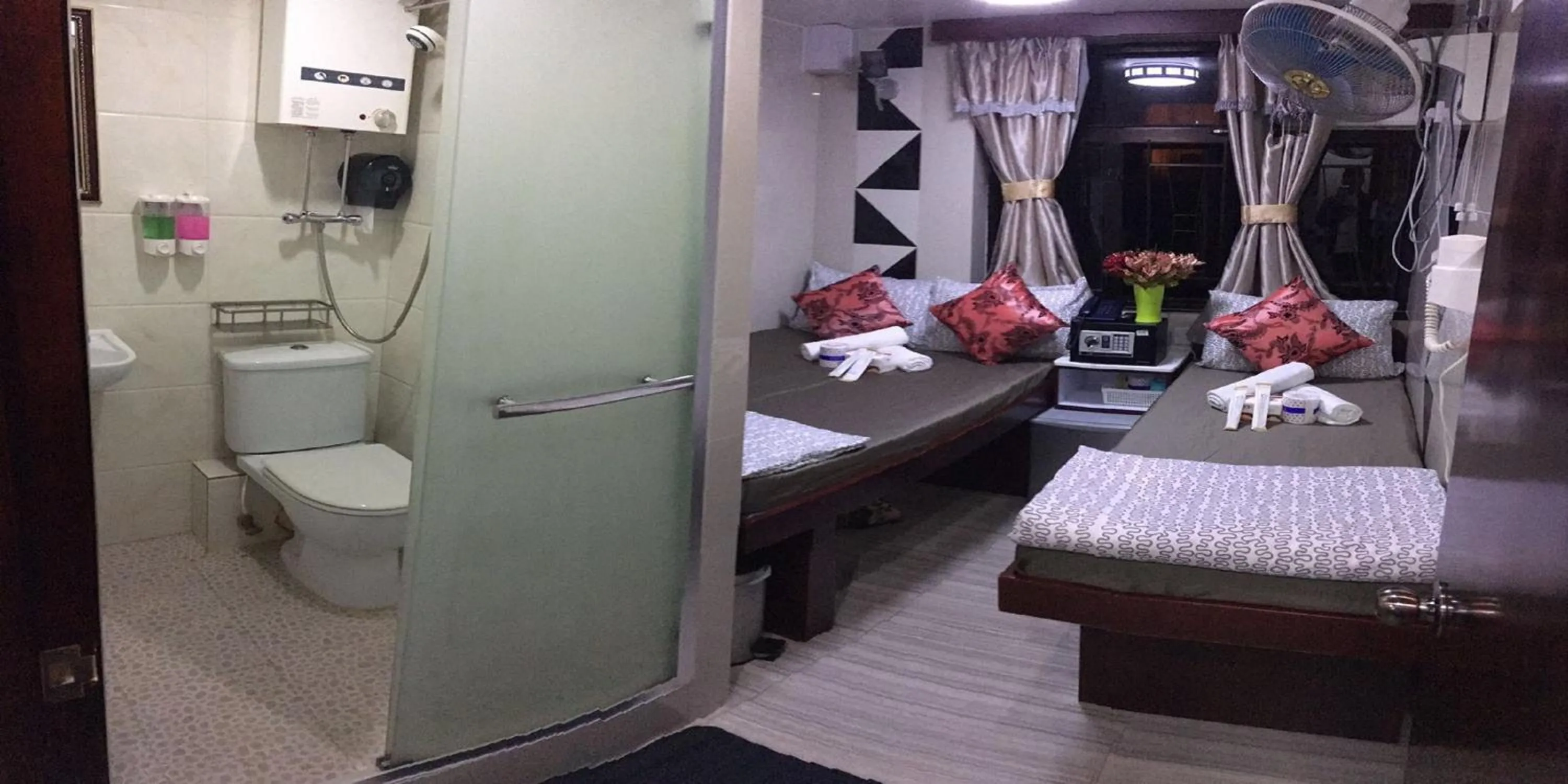 Photo of the whole room in Skycity Hostel