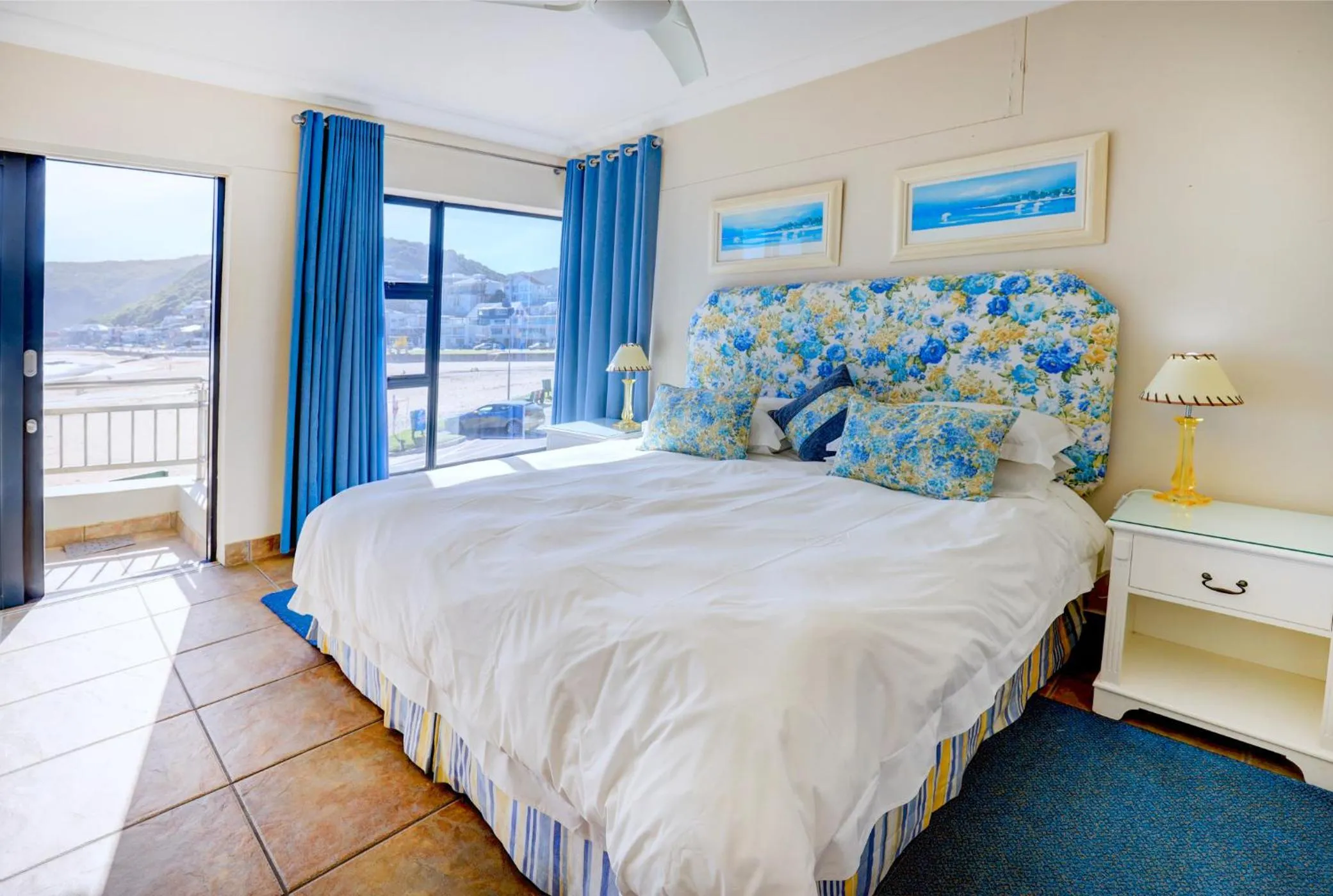 Bed in Makarios on Sea