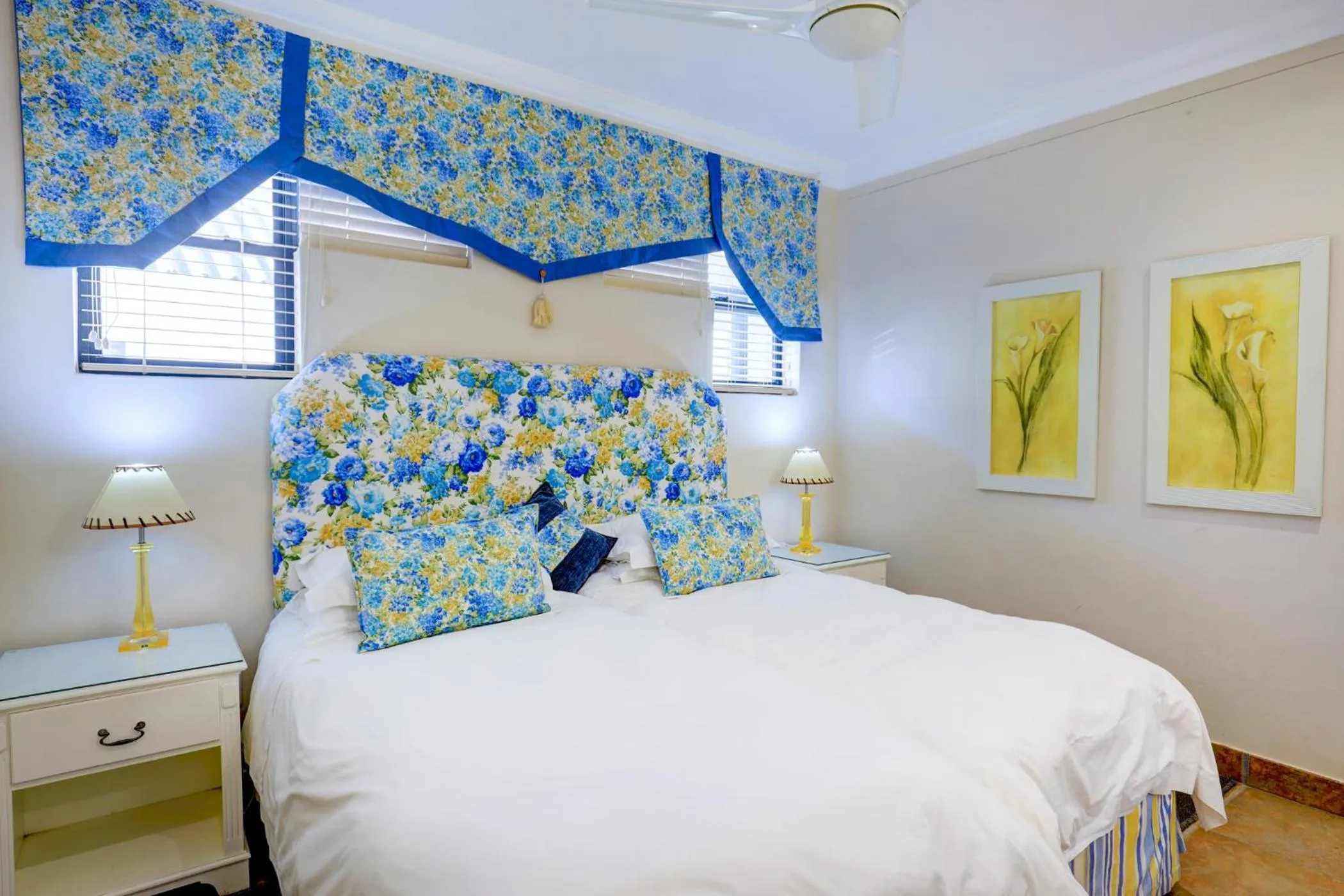 Bed in Makarios on Sea