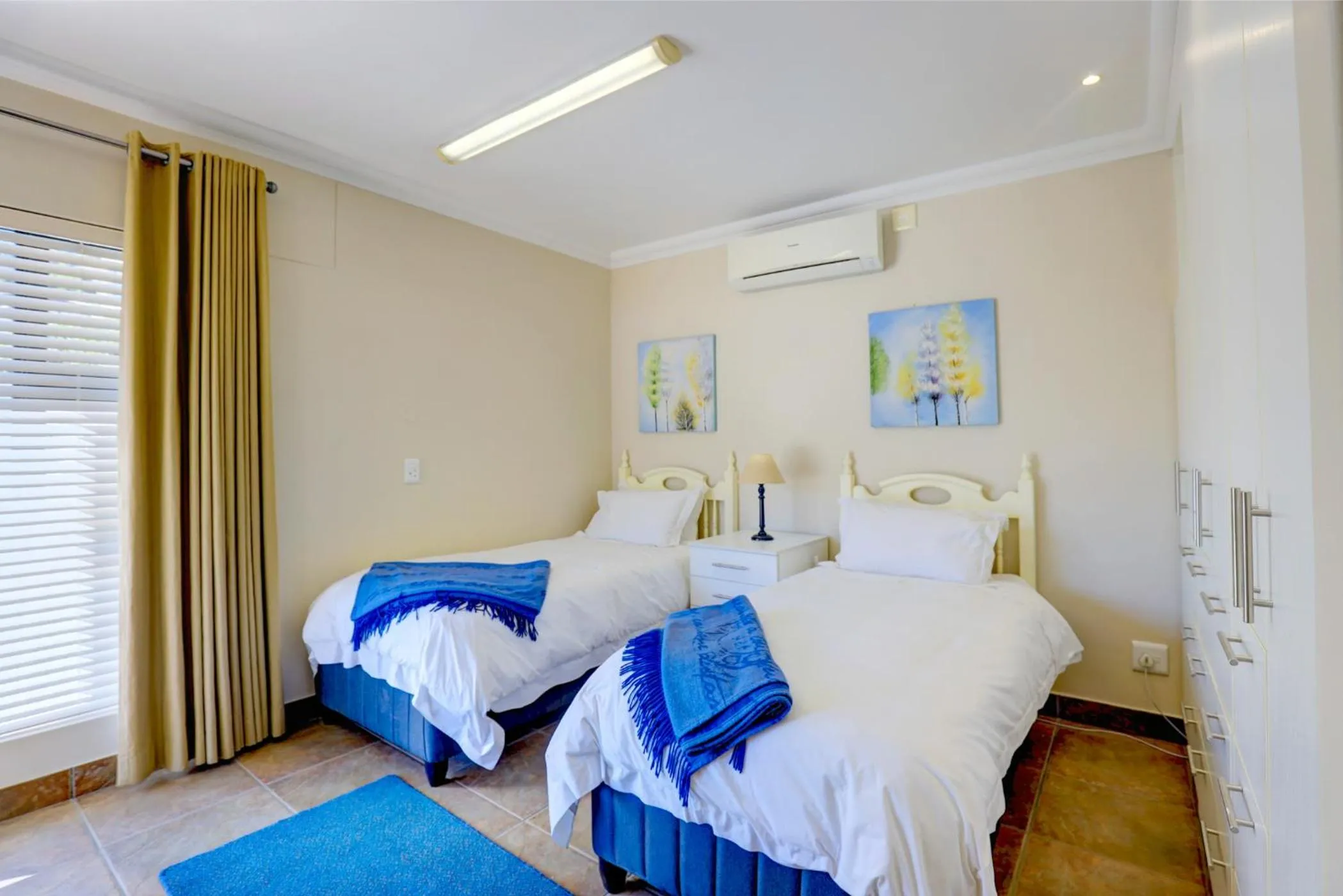 Bed in Makarios on Sea