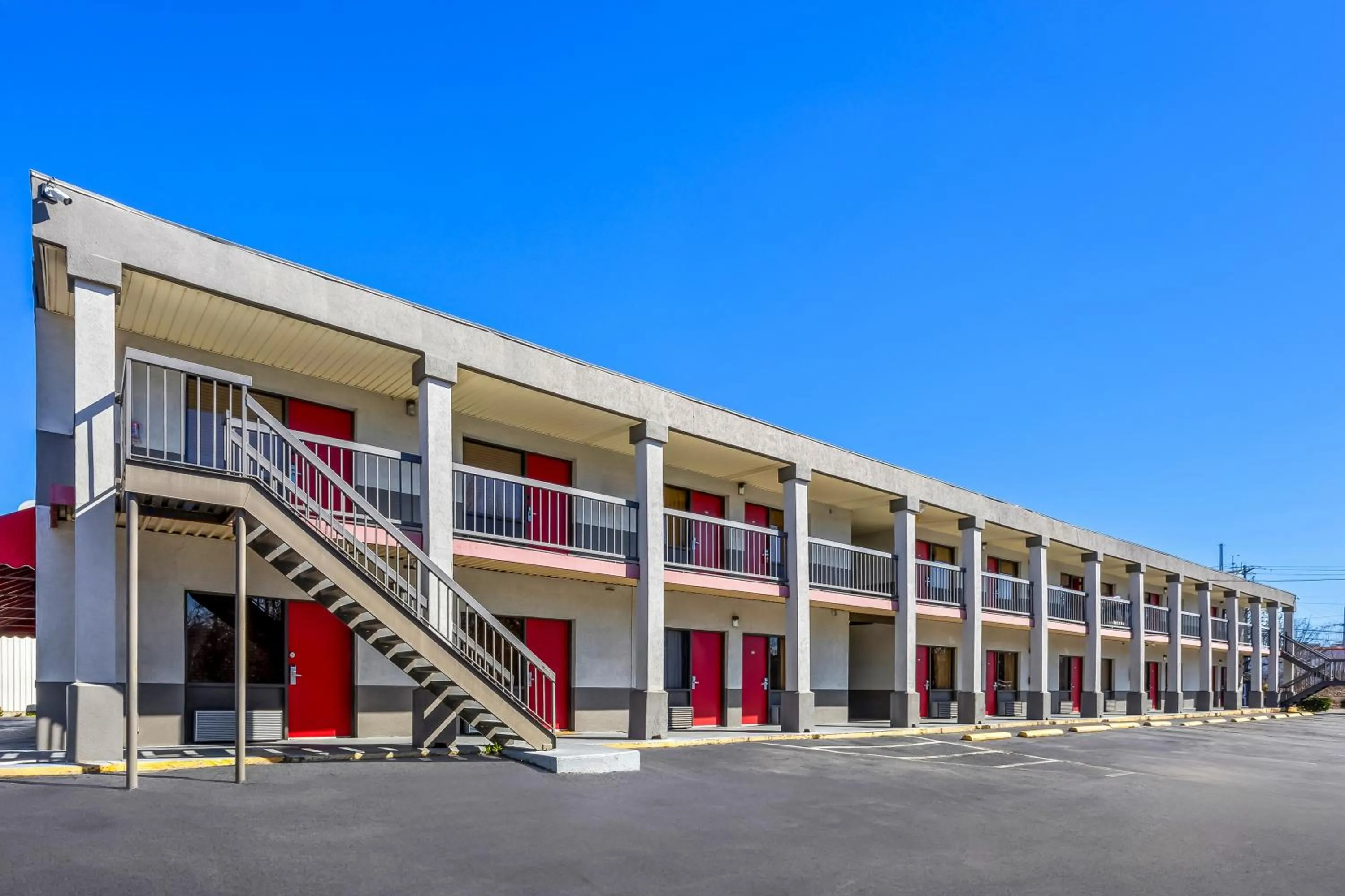 Property building in America's Best Value Inn-Columbia