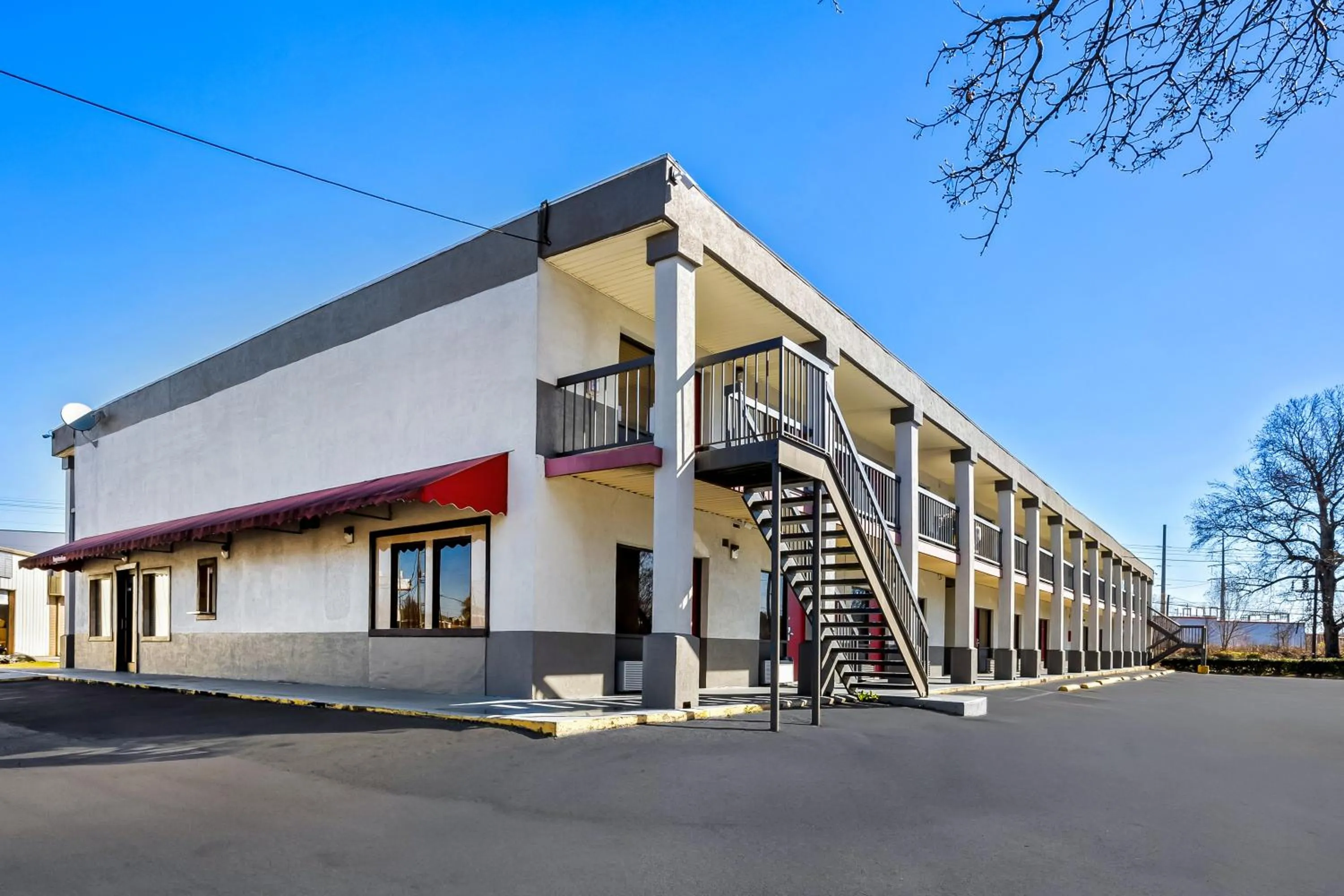 Property building in America's Best Value Inn-Columbia