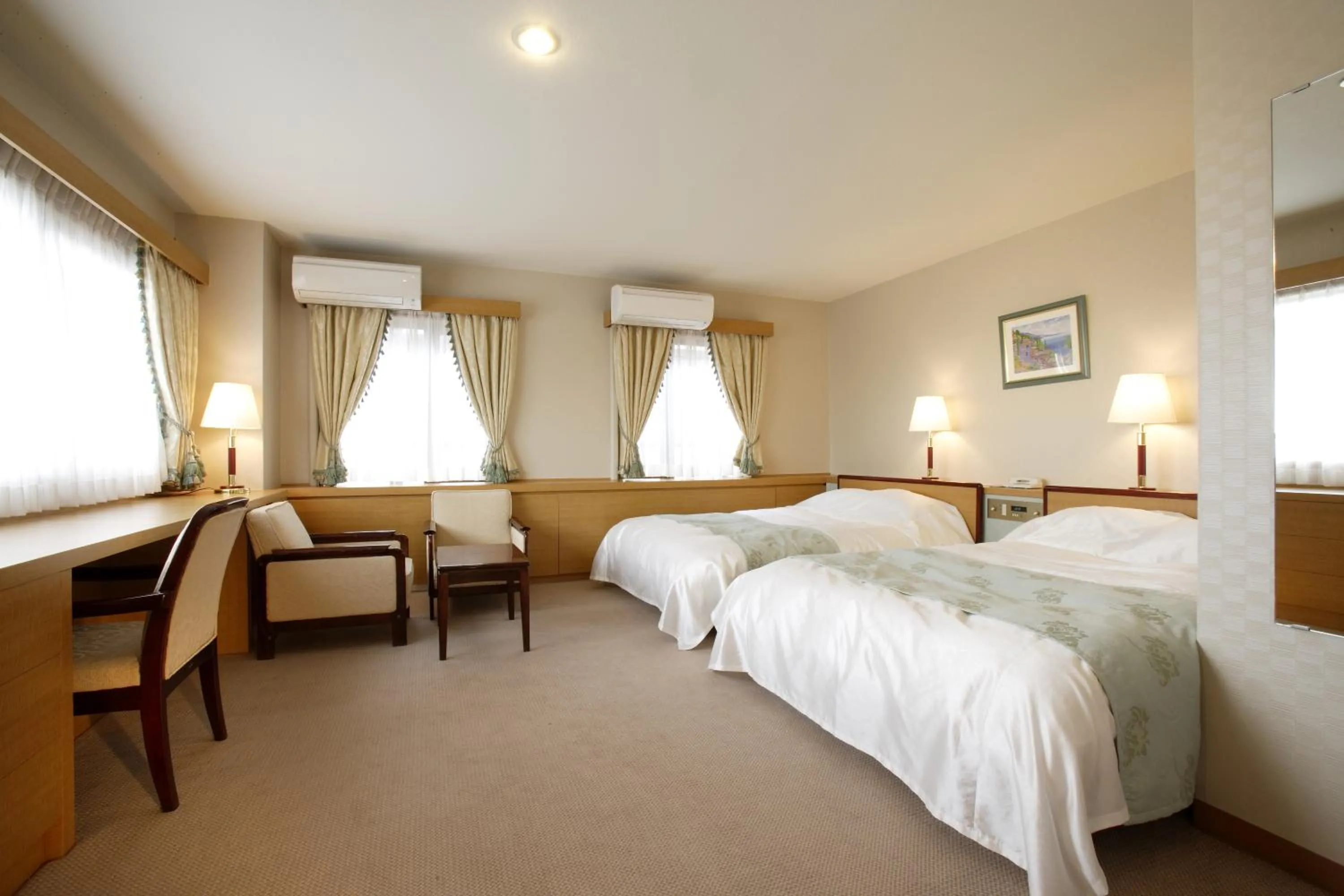 Photo of the whole room, Bed in Okazaki New Grand Hotel