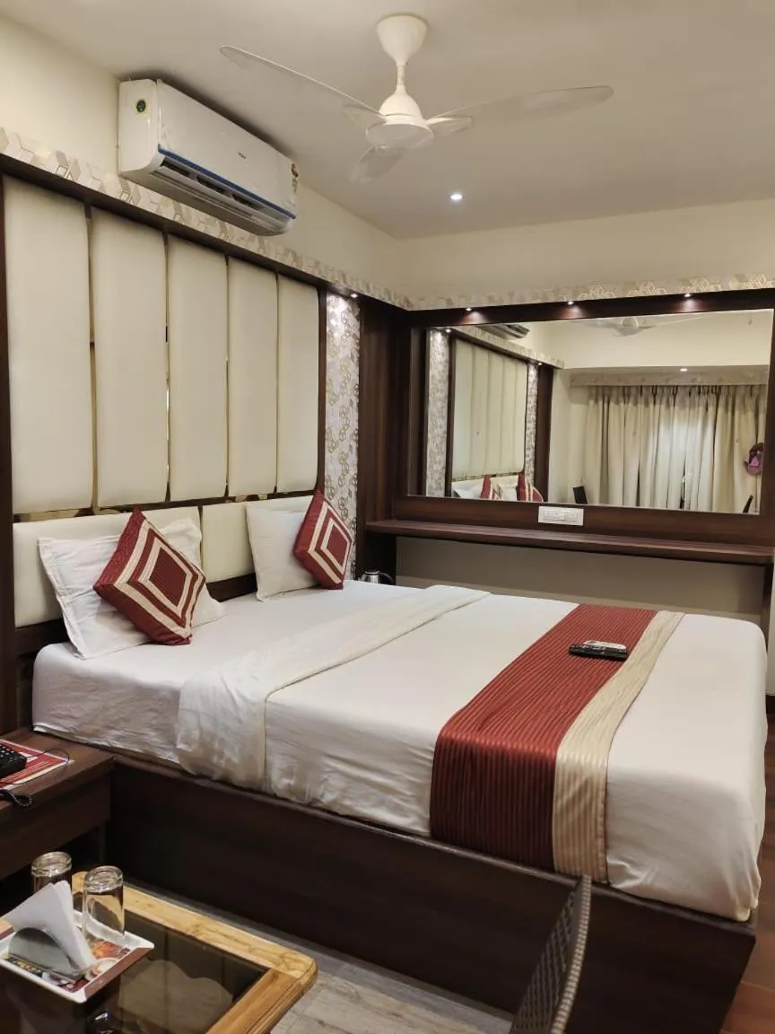 Photo of the whole room, Bed in Hotel Shelter Palace