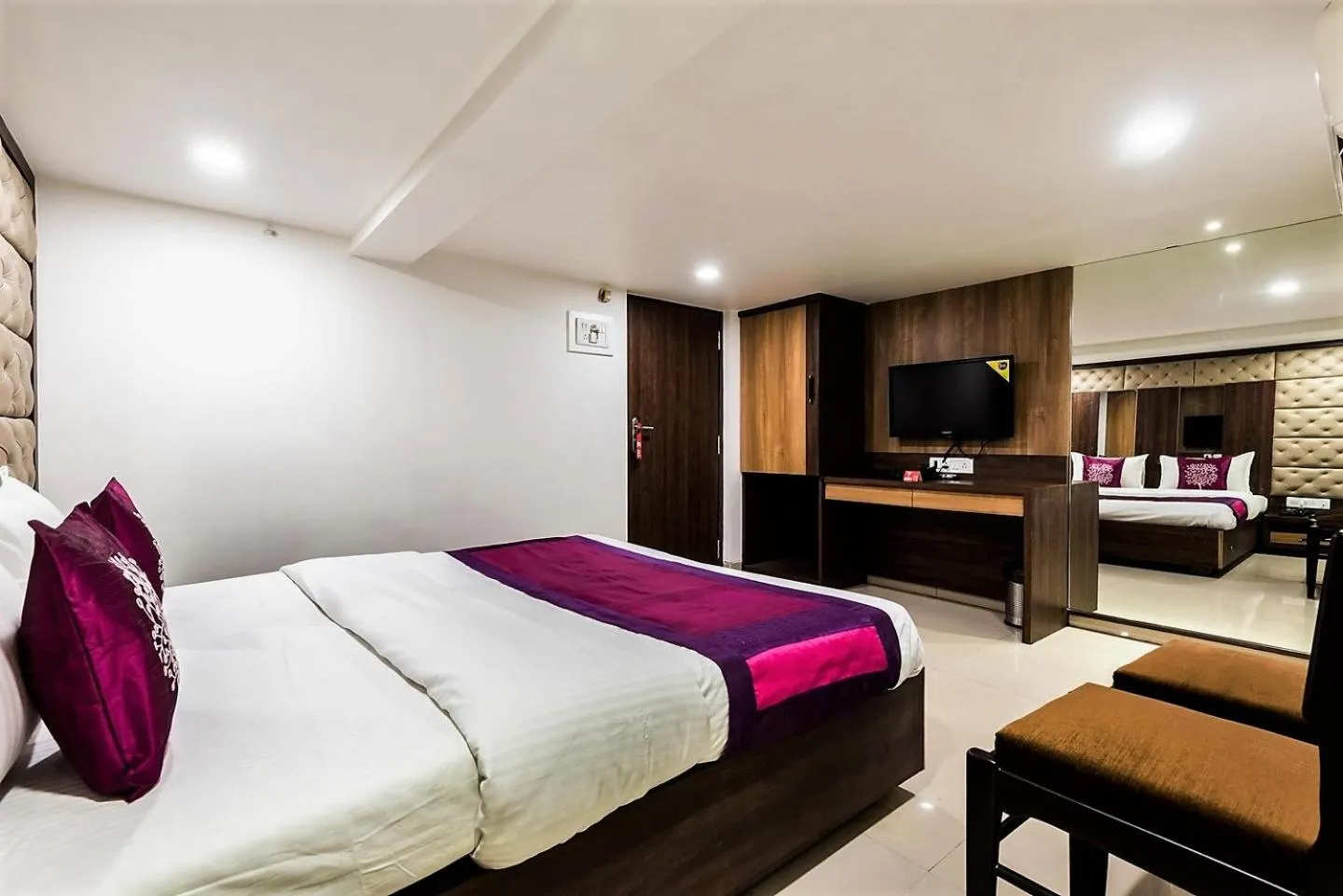 Photo of the whole room, Bed in Hotel Shelter Palace