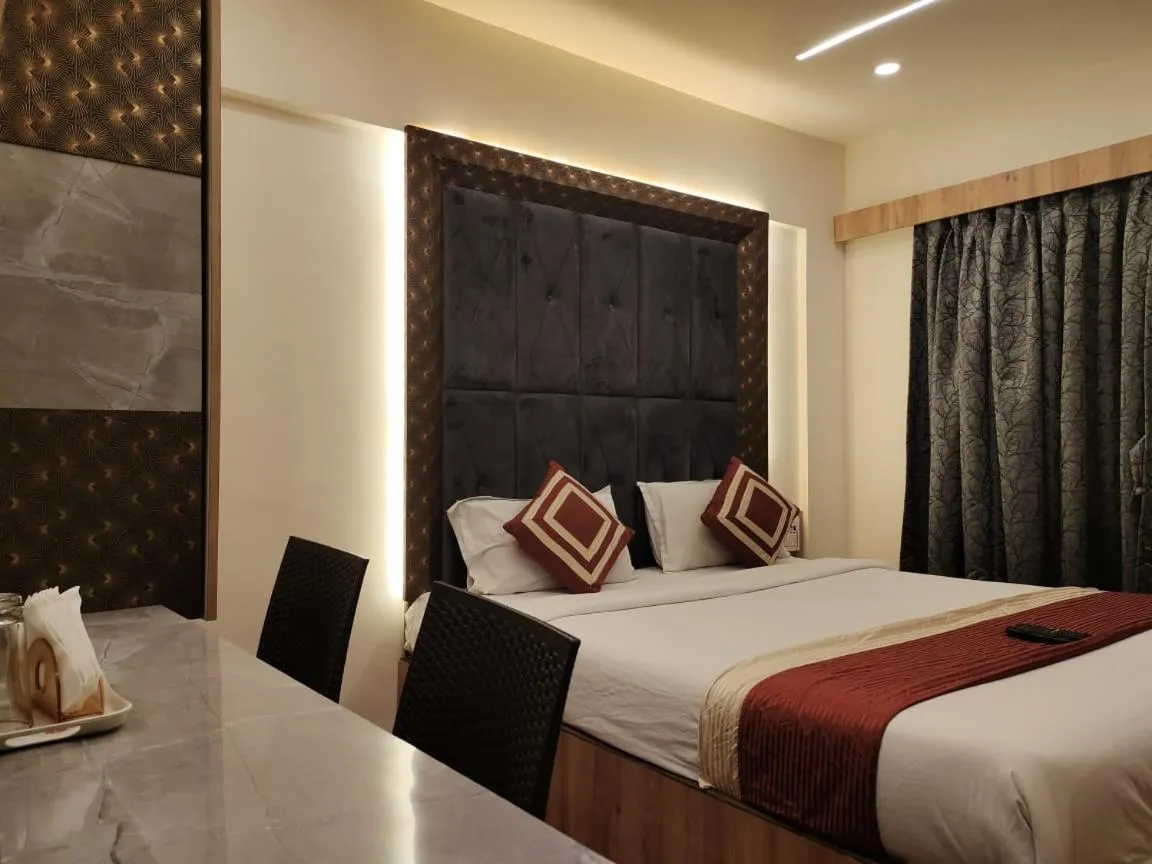 Bed in Hotel Shelter Palace