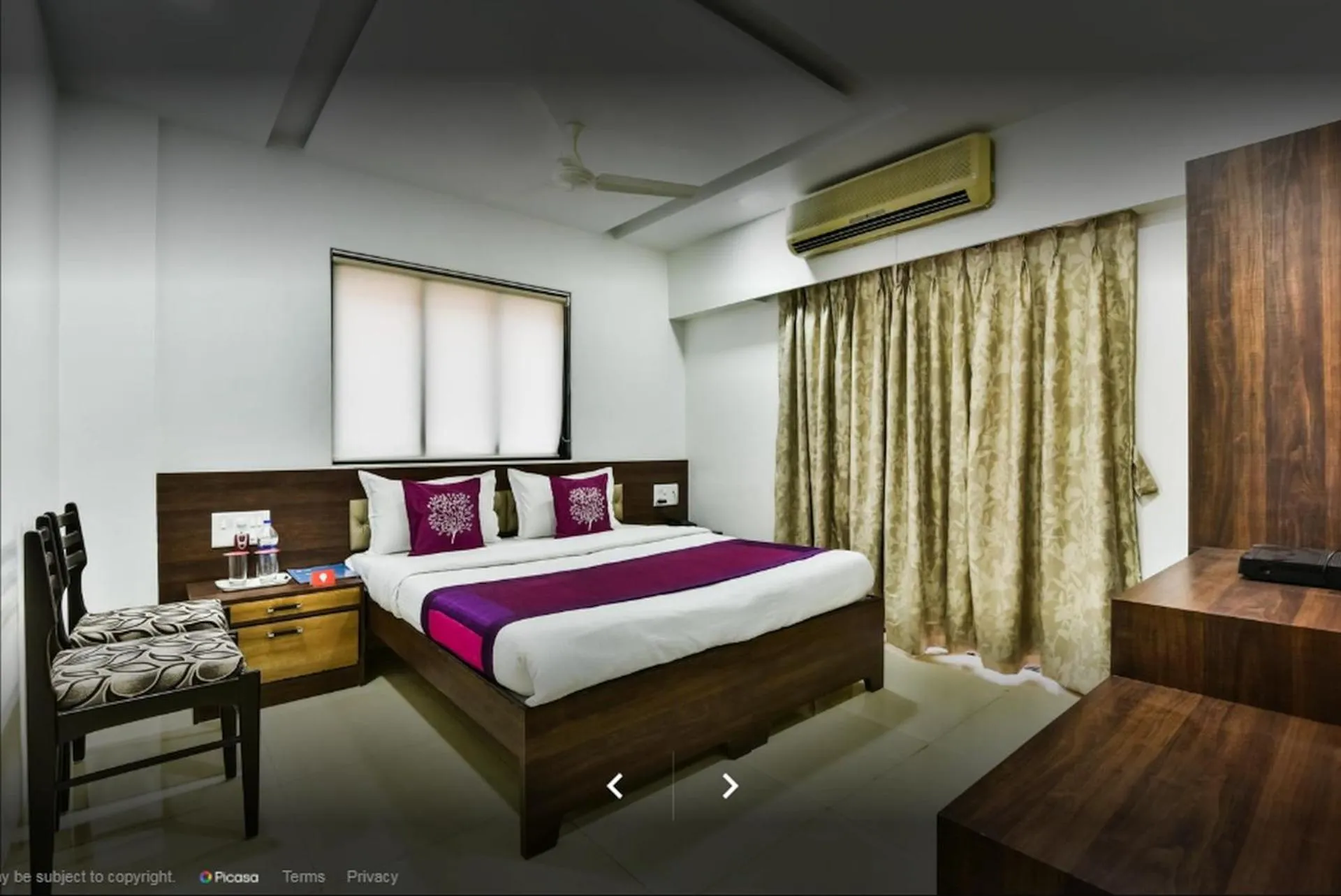 Photo of the whole room, Bed in Hotel Shelter Palace