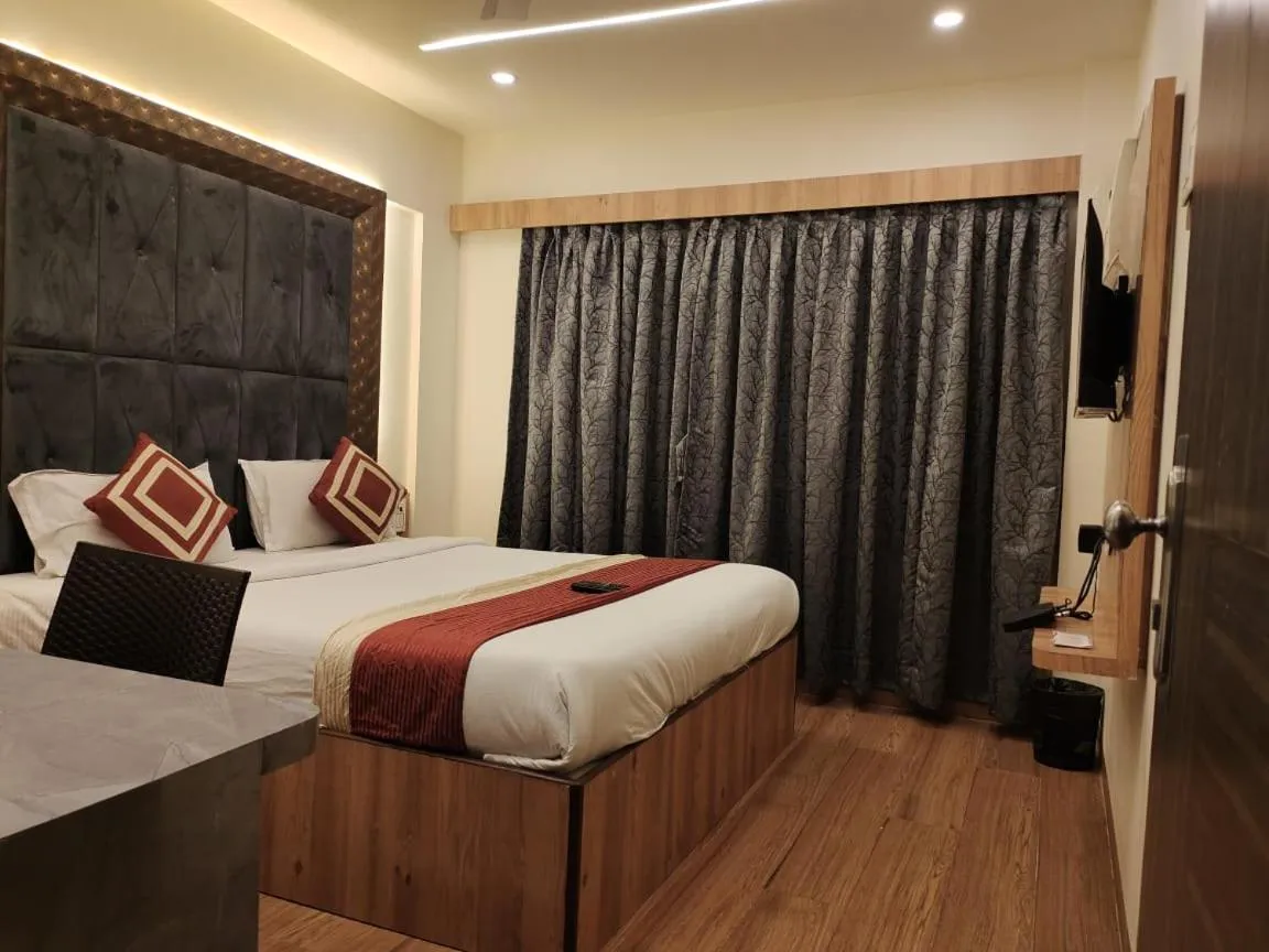 Photo of the whole room, Bed in Hotel Shelter Palace