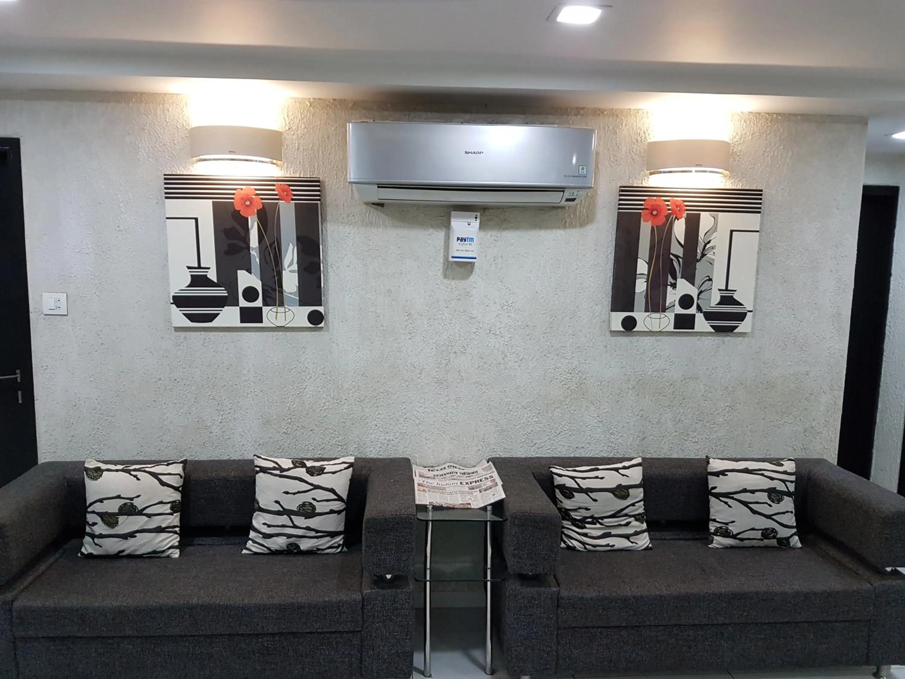 Lobby or reception in Hotel Paramount Inn