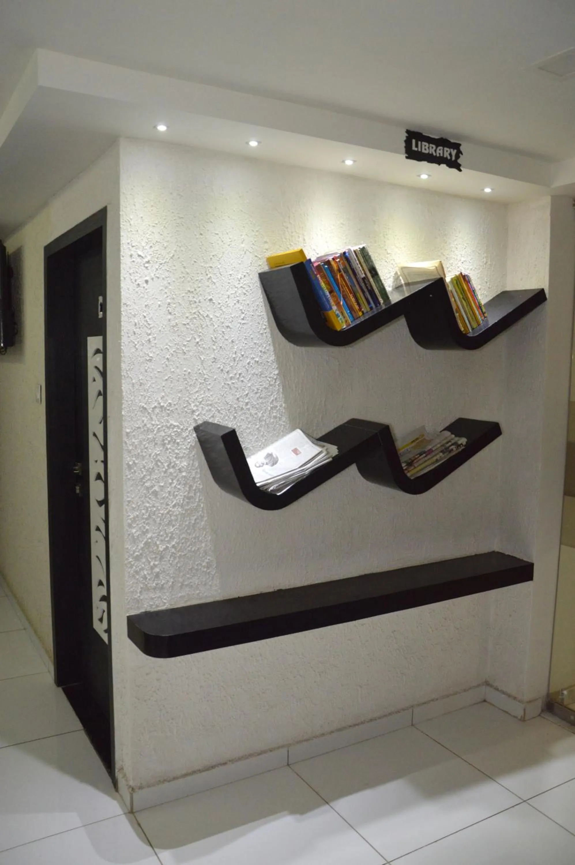 Decorative detail in Hotel Paramount Inn