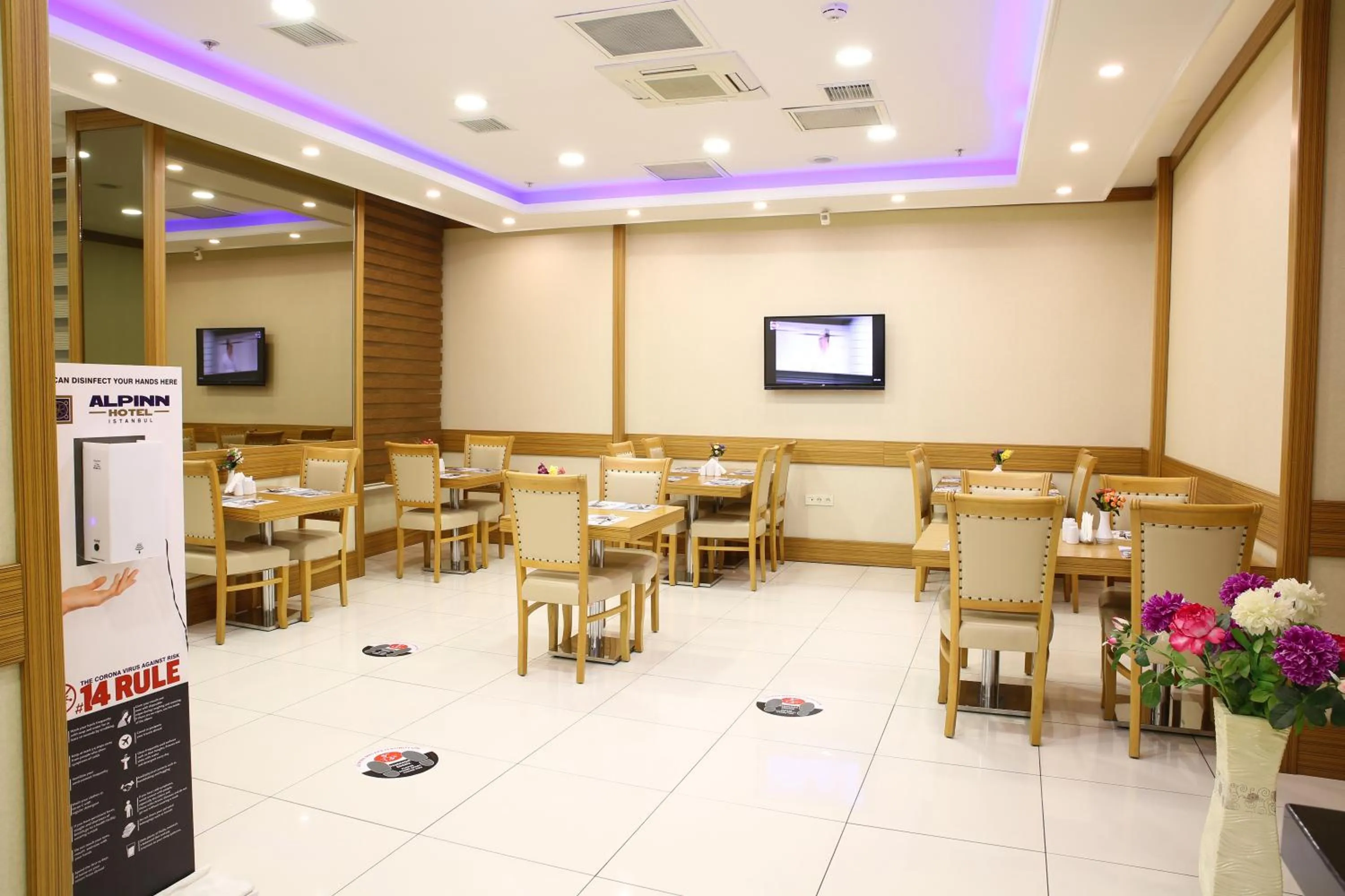 Restaurant/places to eat in Alpinn Hotel Istanbul