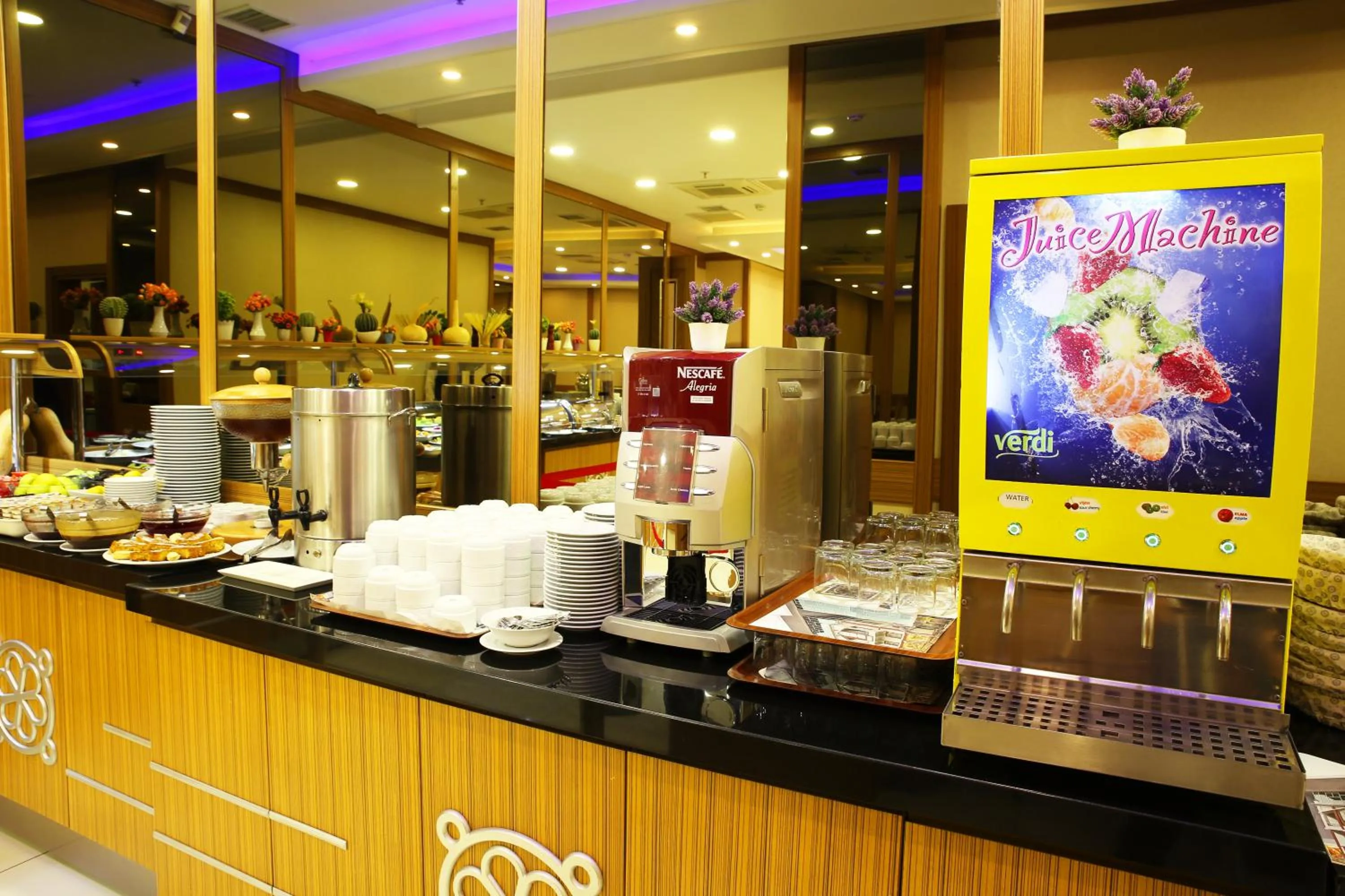 Coffee/tea facilities in Alpinn Hotel Istanbul