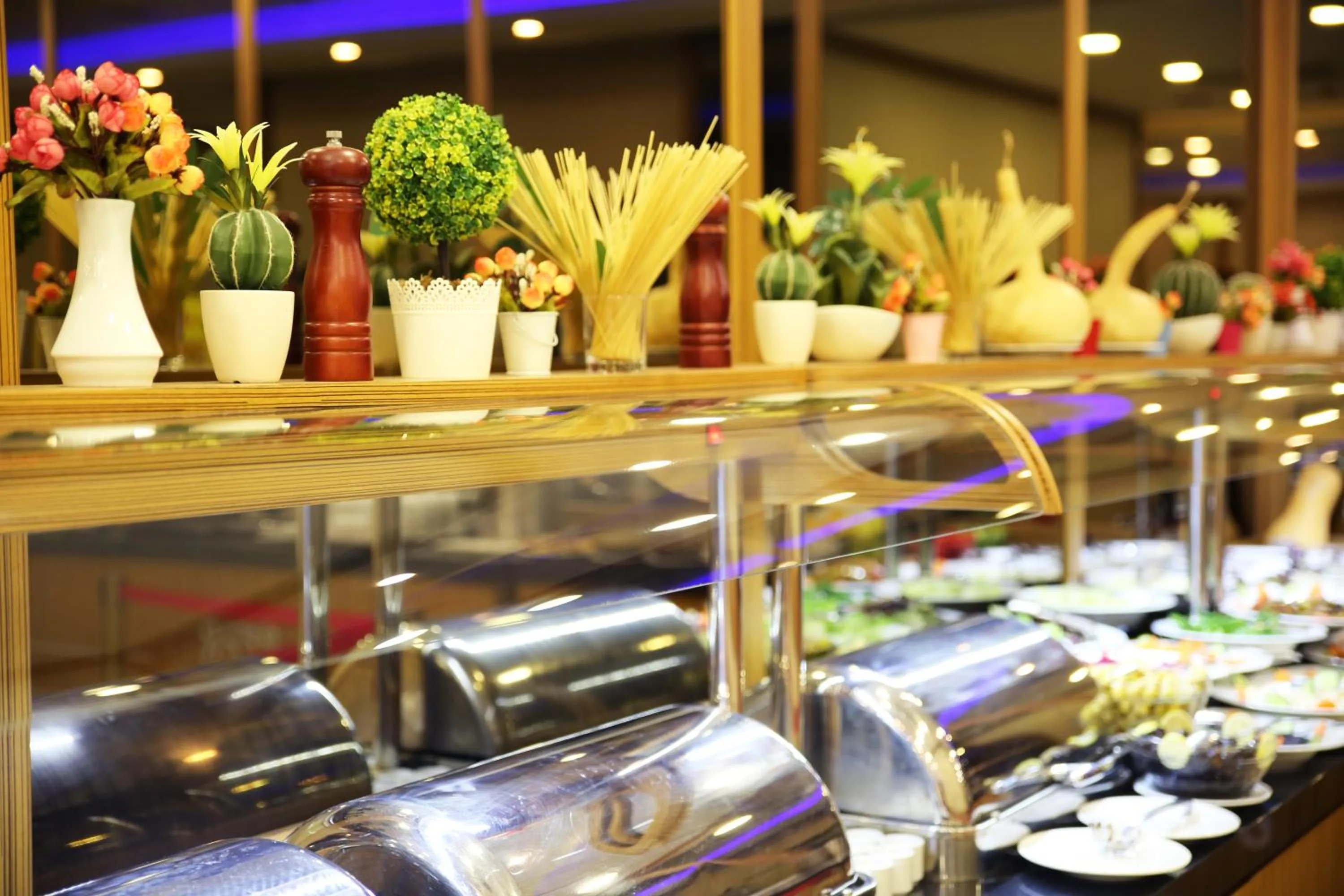 Restaurant/places to eat in Alpinn Hotel Istanbul