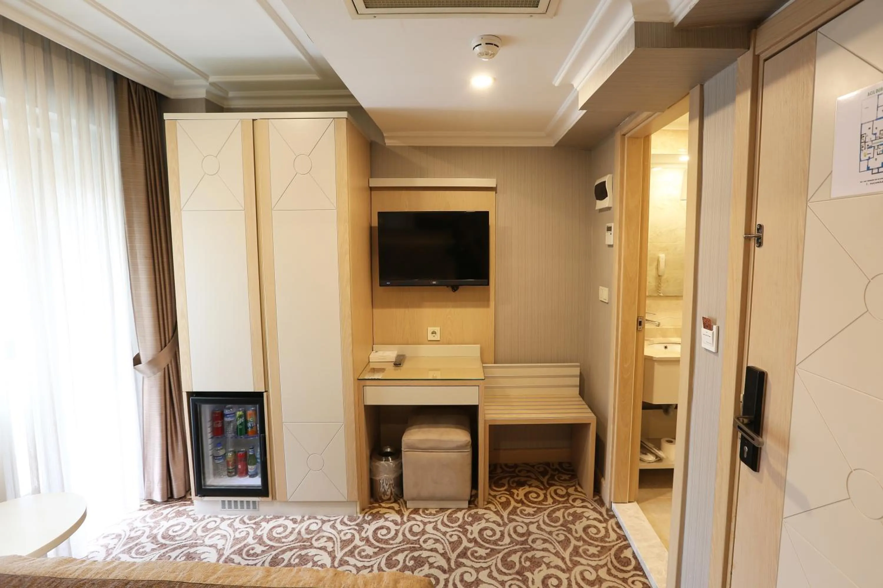 oven in Alpinn Hotel Istanbul