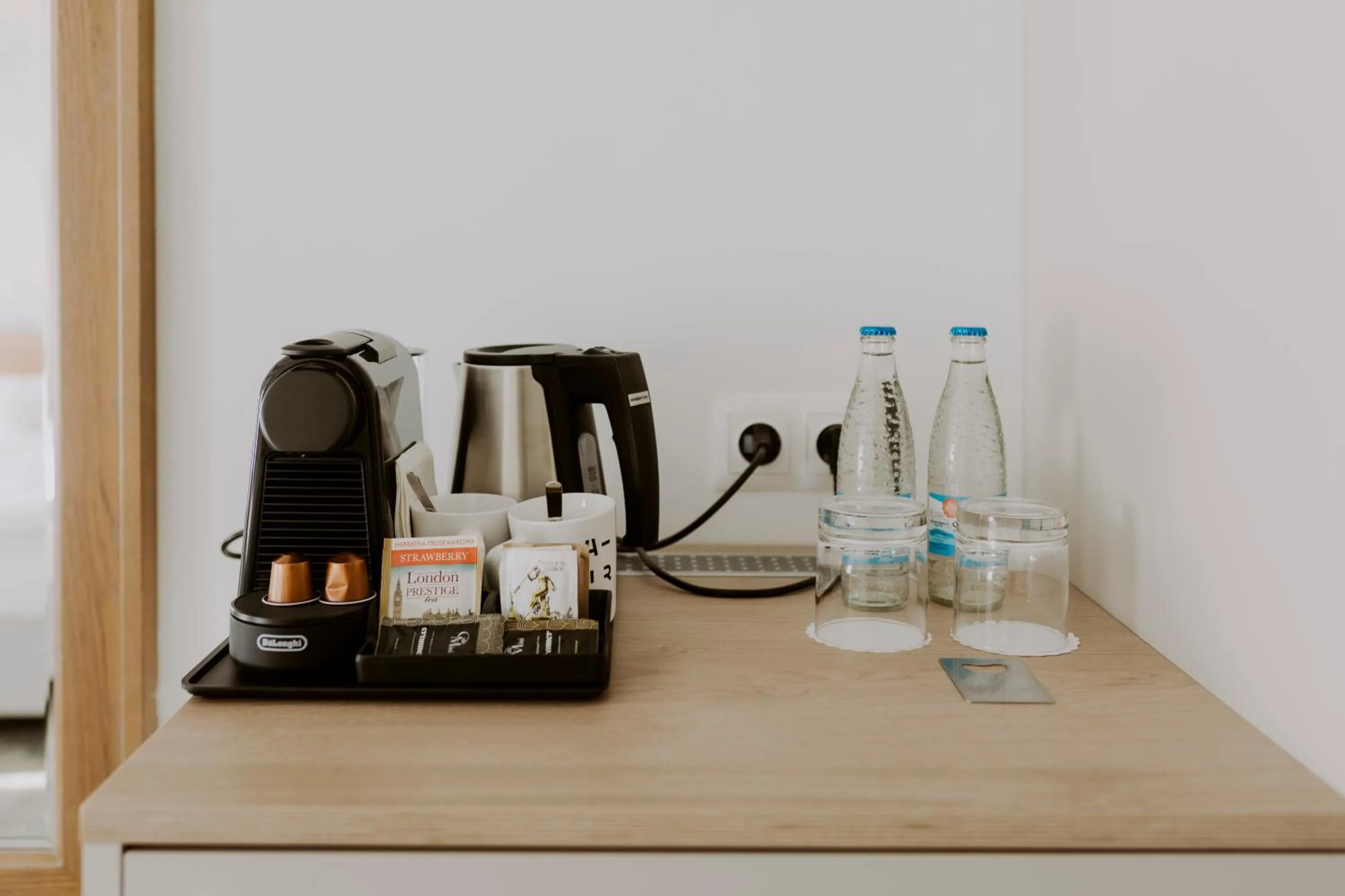Coffee/tea facilities in Art Hotel
