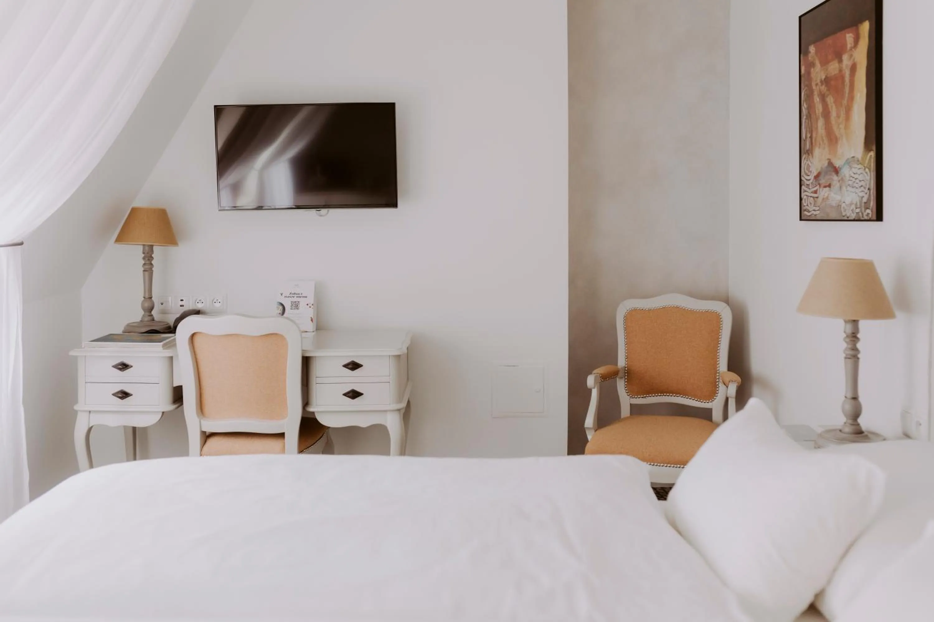 Photo of the whole room, Bed in Art Hotel