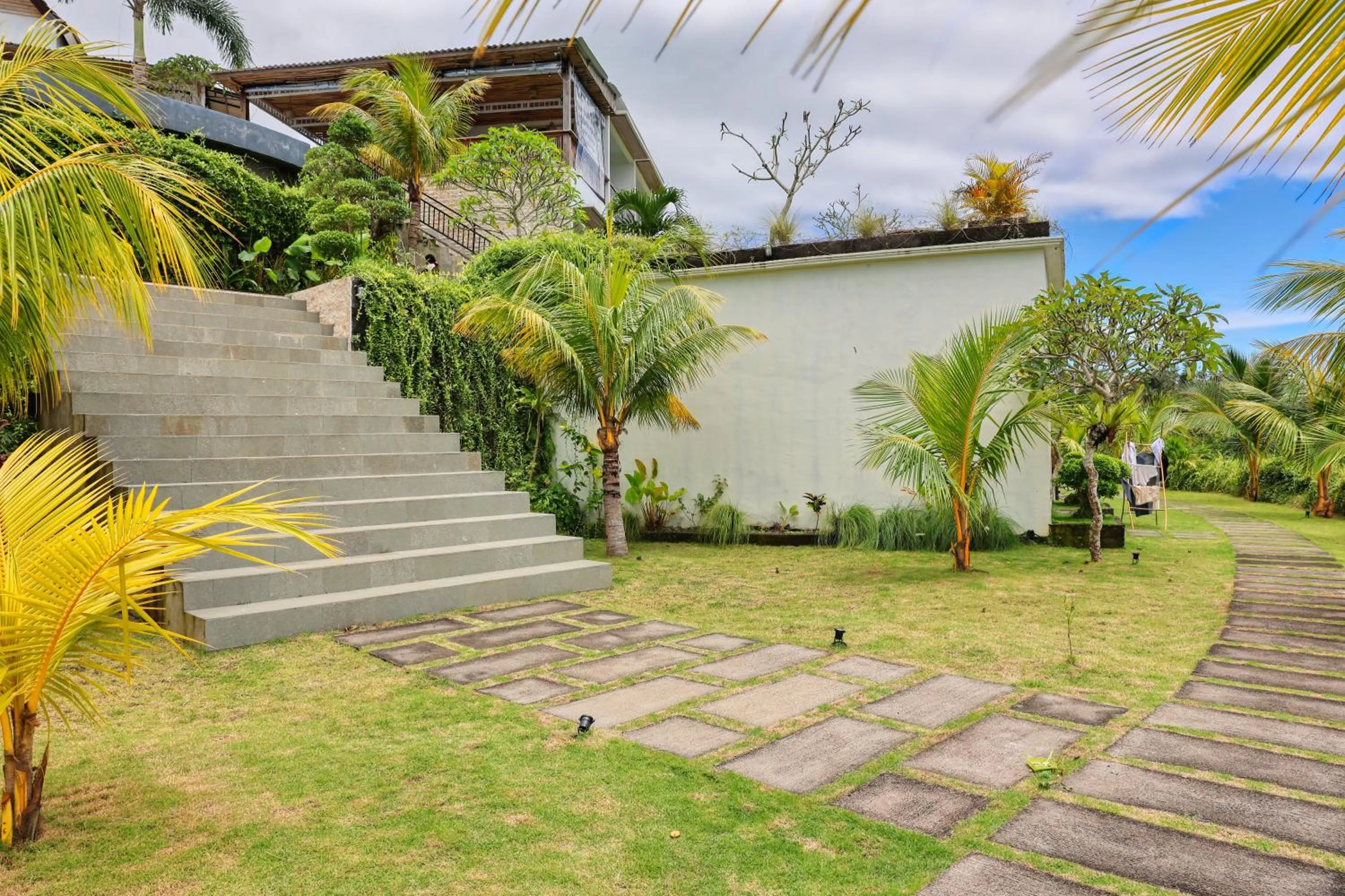 Property building in Kelingking Parama Resort