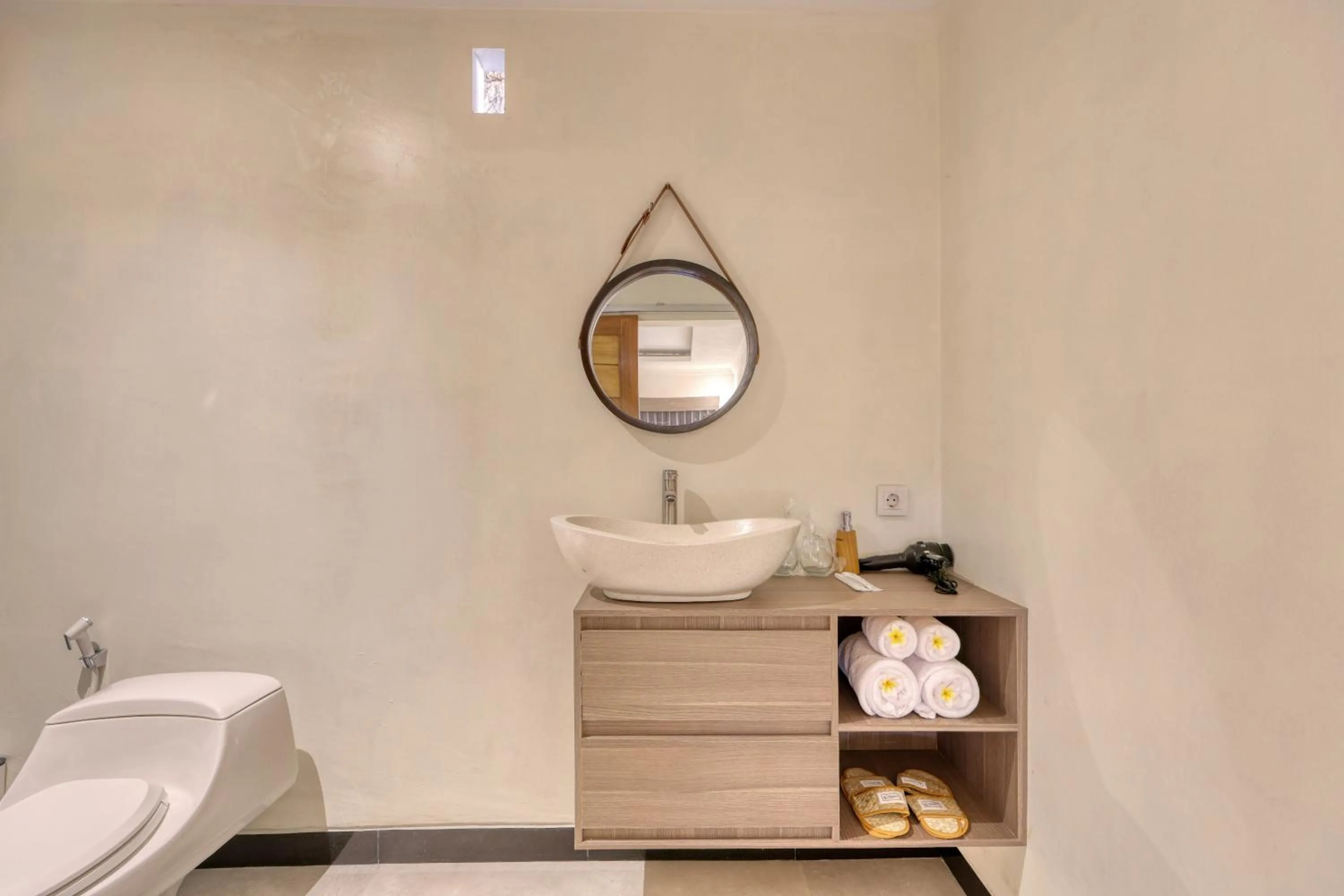 Bathroom in Kelingking Parama Resort