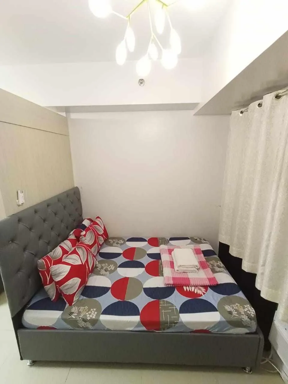 Bed in Sea Residences Staycation MOA Pasay