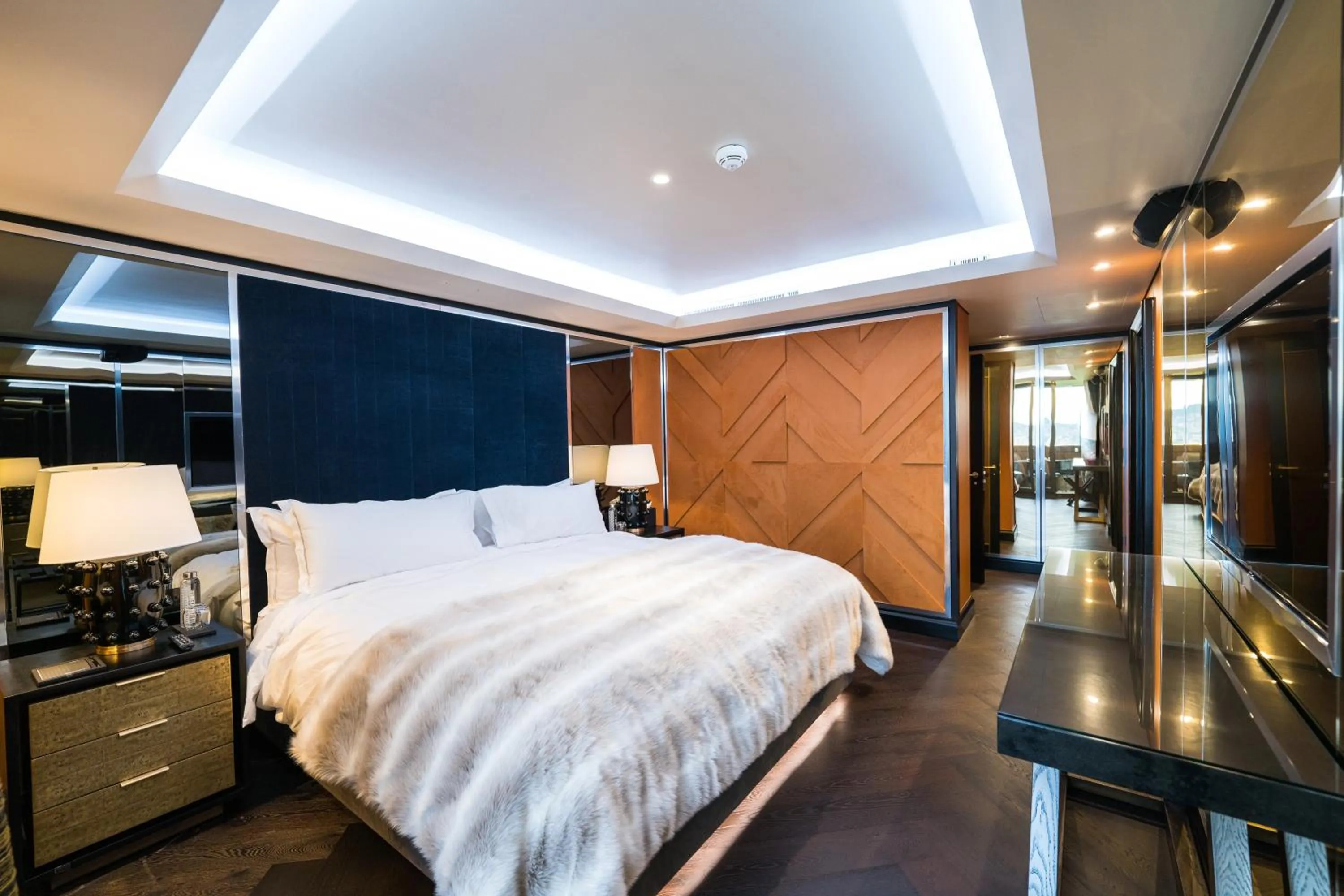 Bedroom, Bed in FIVE Zurich - Luxury City Resort