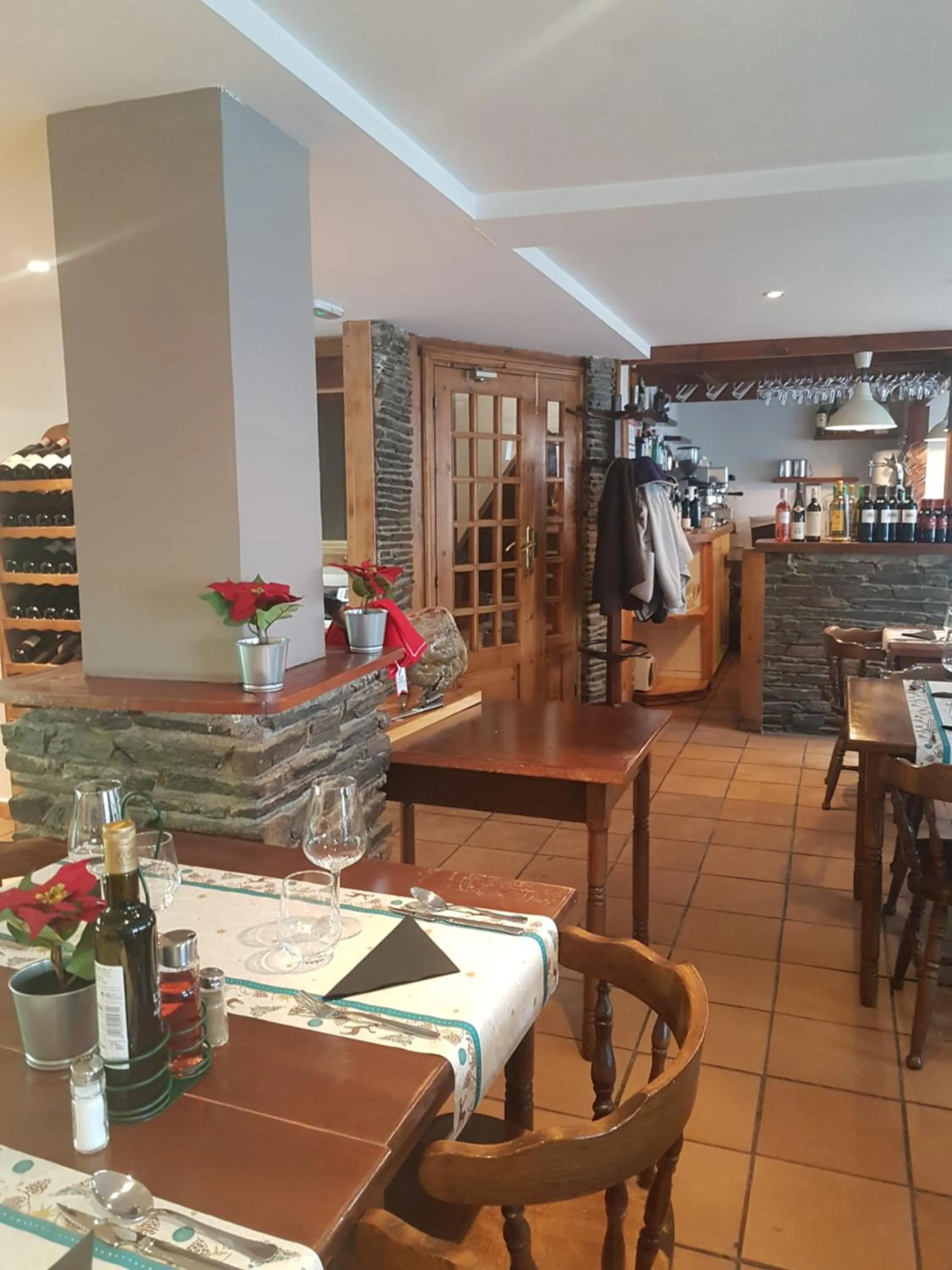 Restaurant/places to eat in Hotel Merino