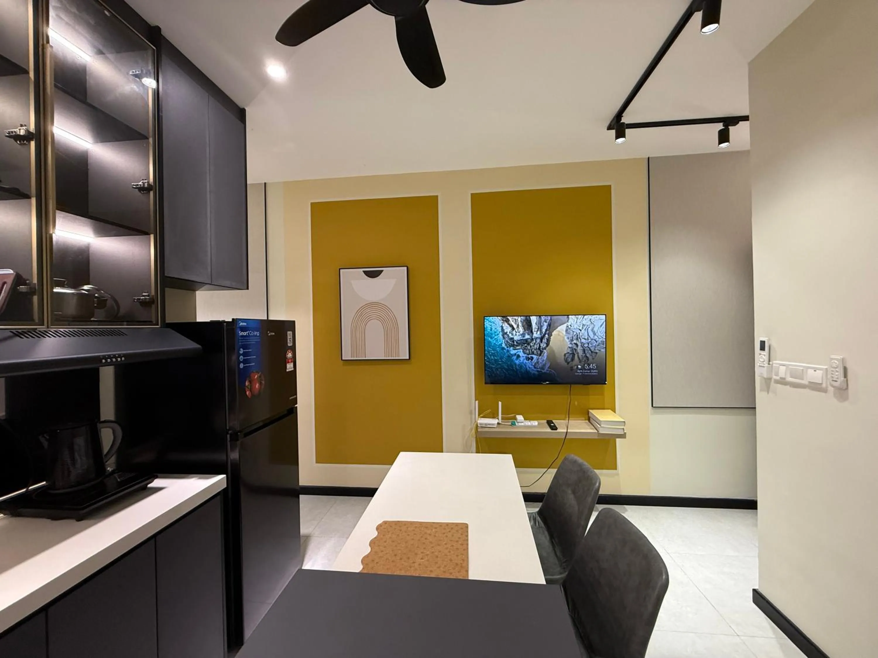 Neu Suites Service Apartment By Moonlight