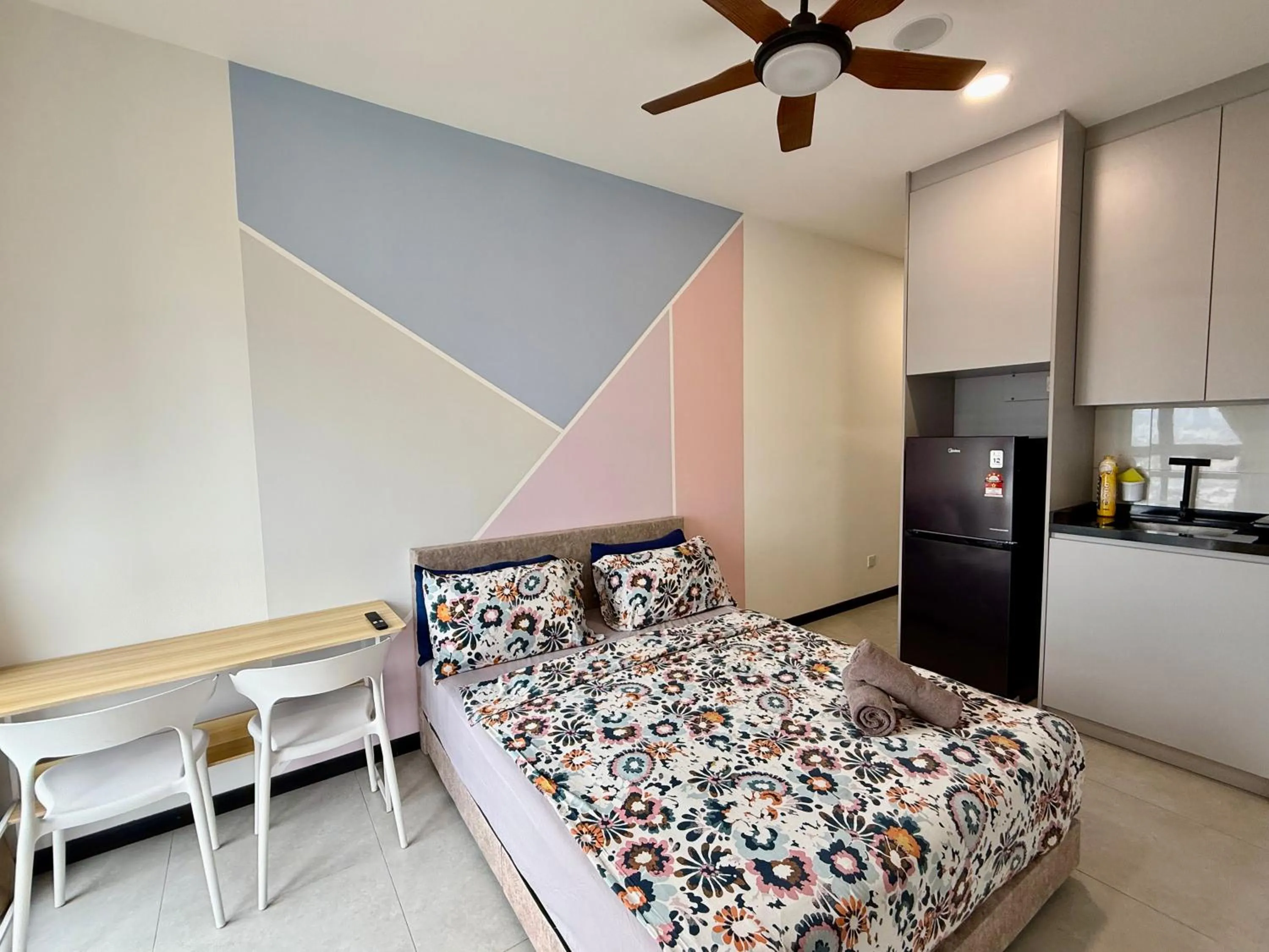 Bed in Neu Suites Service Apartment By Moonlight