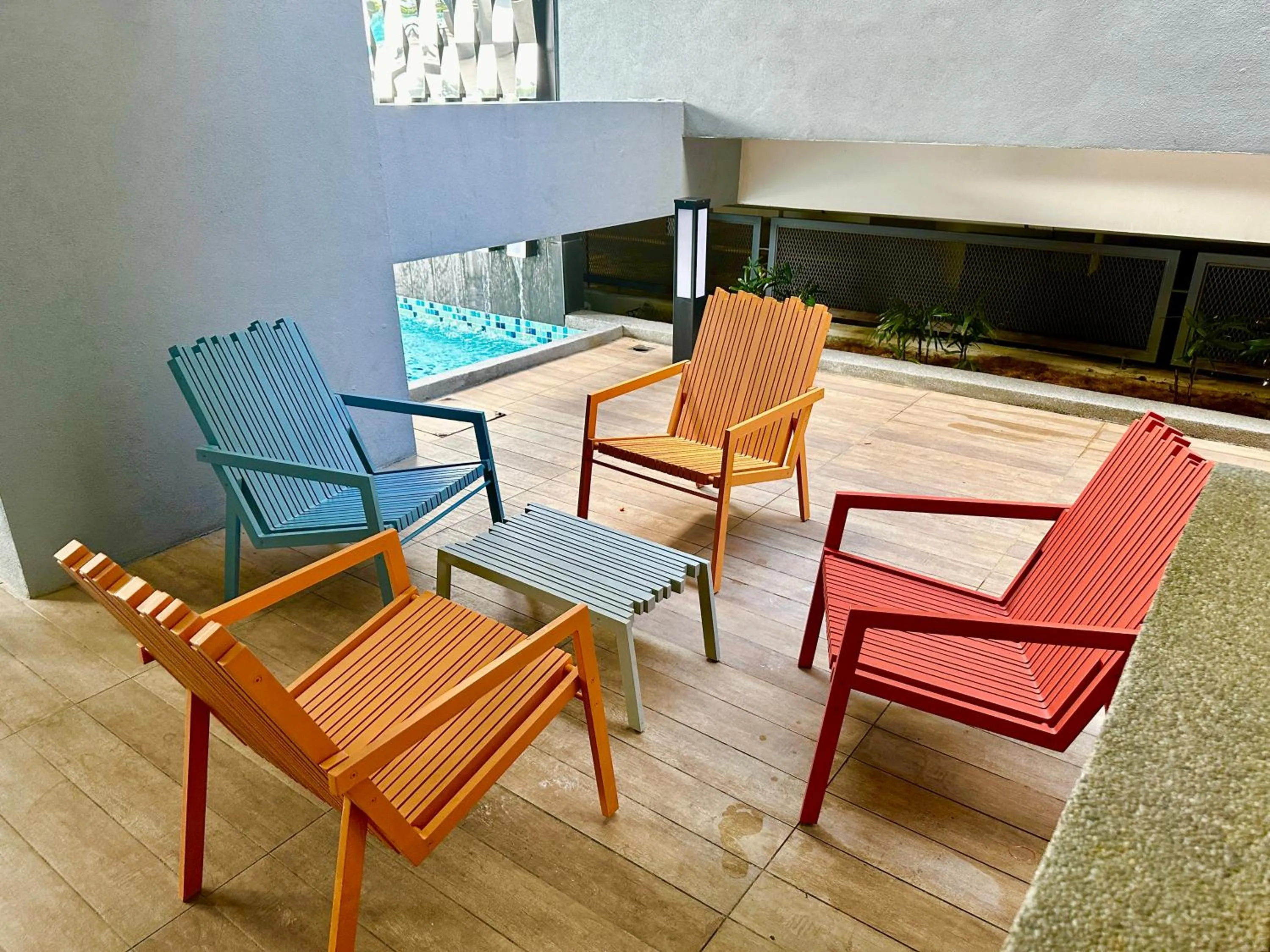 Seating area in Neu Suites Service Apartment By Moonlight