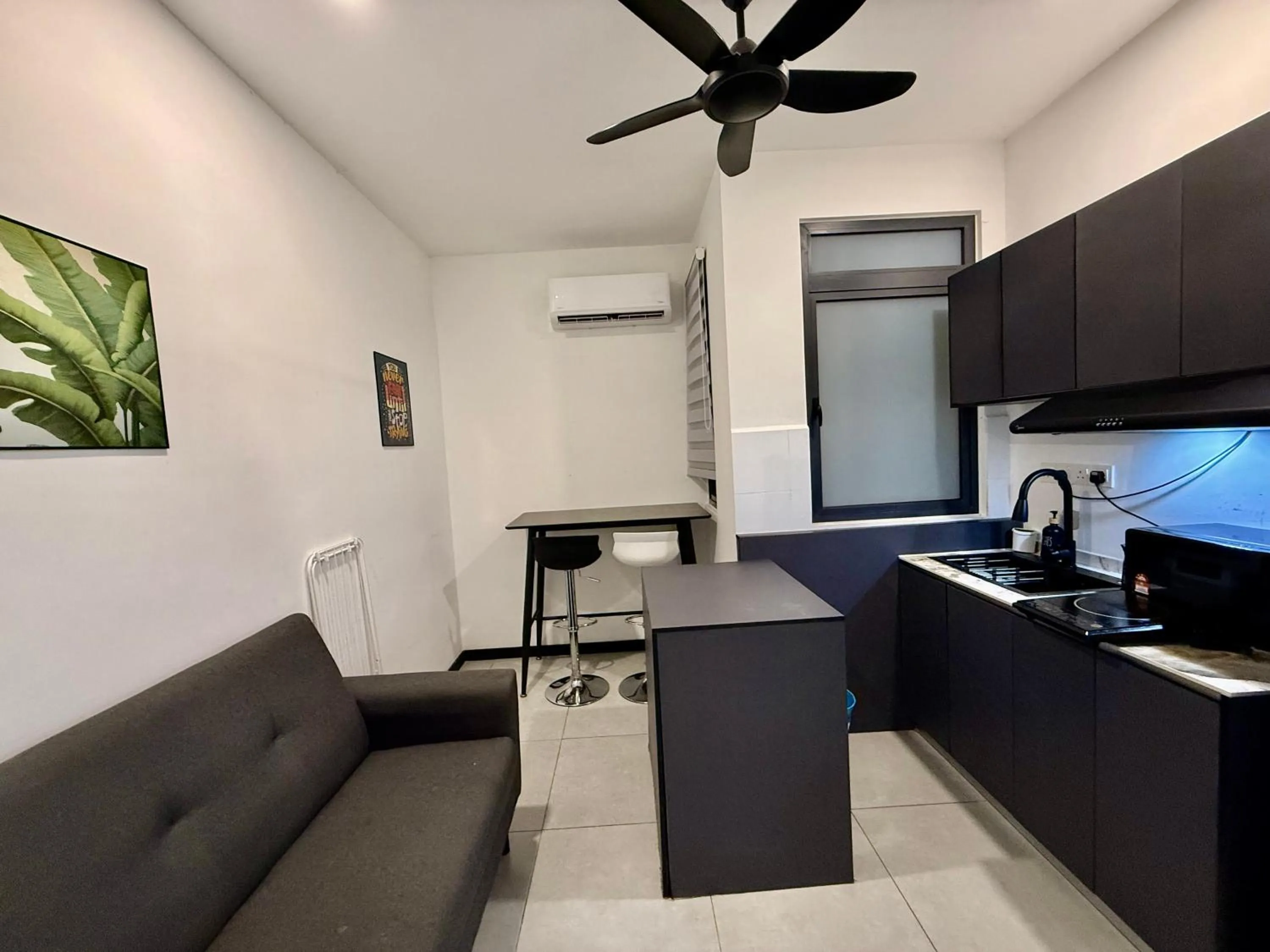 Neu Suites Service Apartment By Moonlight