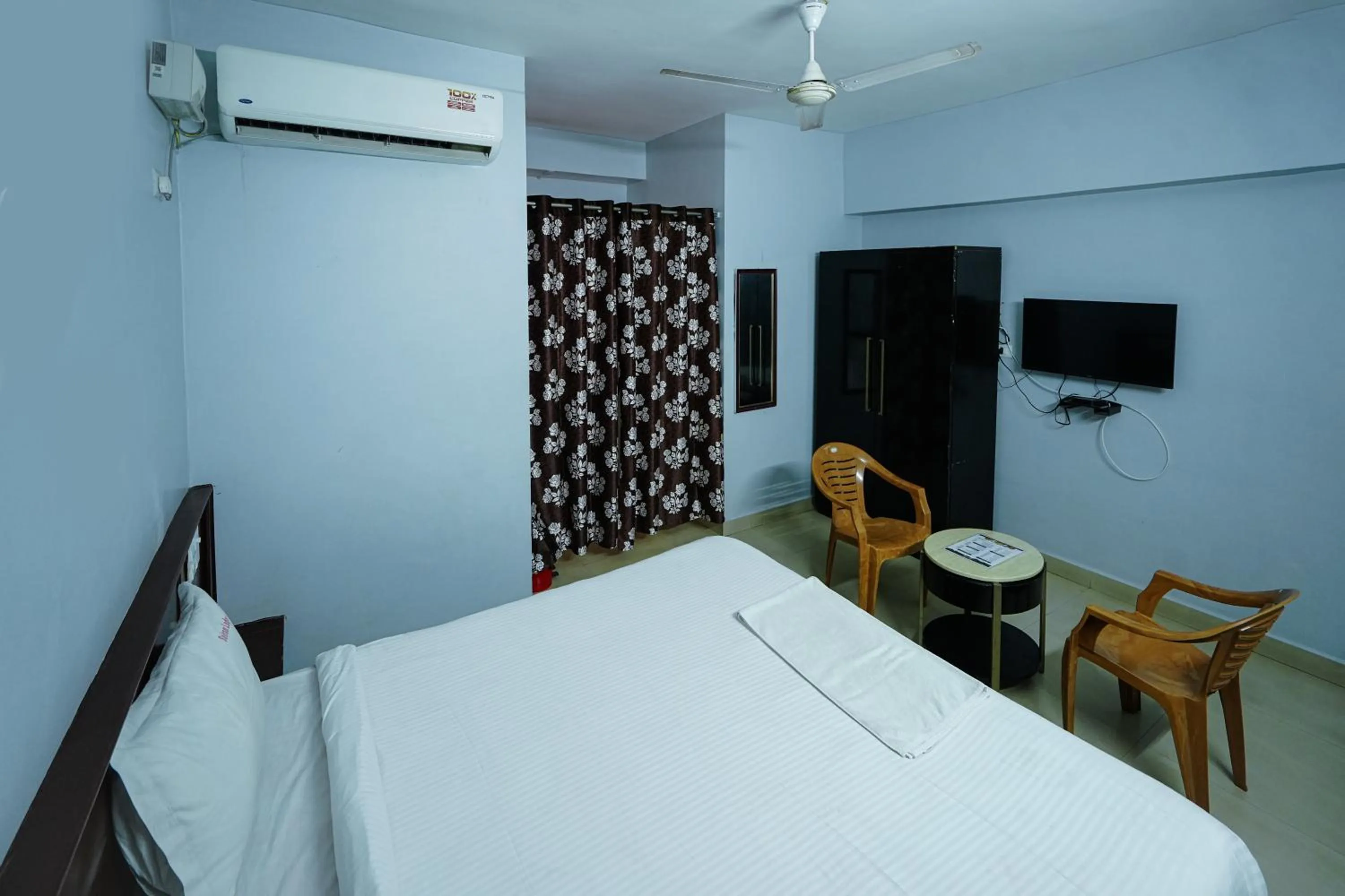 Bed in Hotel Golden Rooms