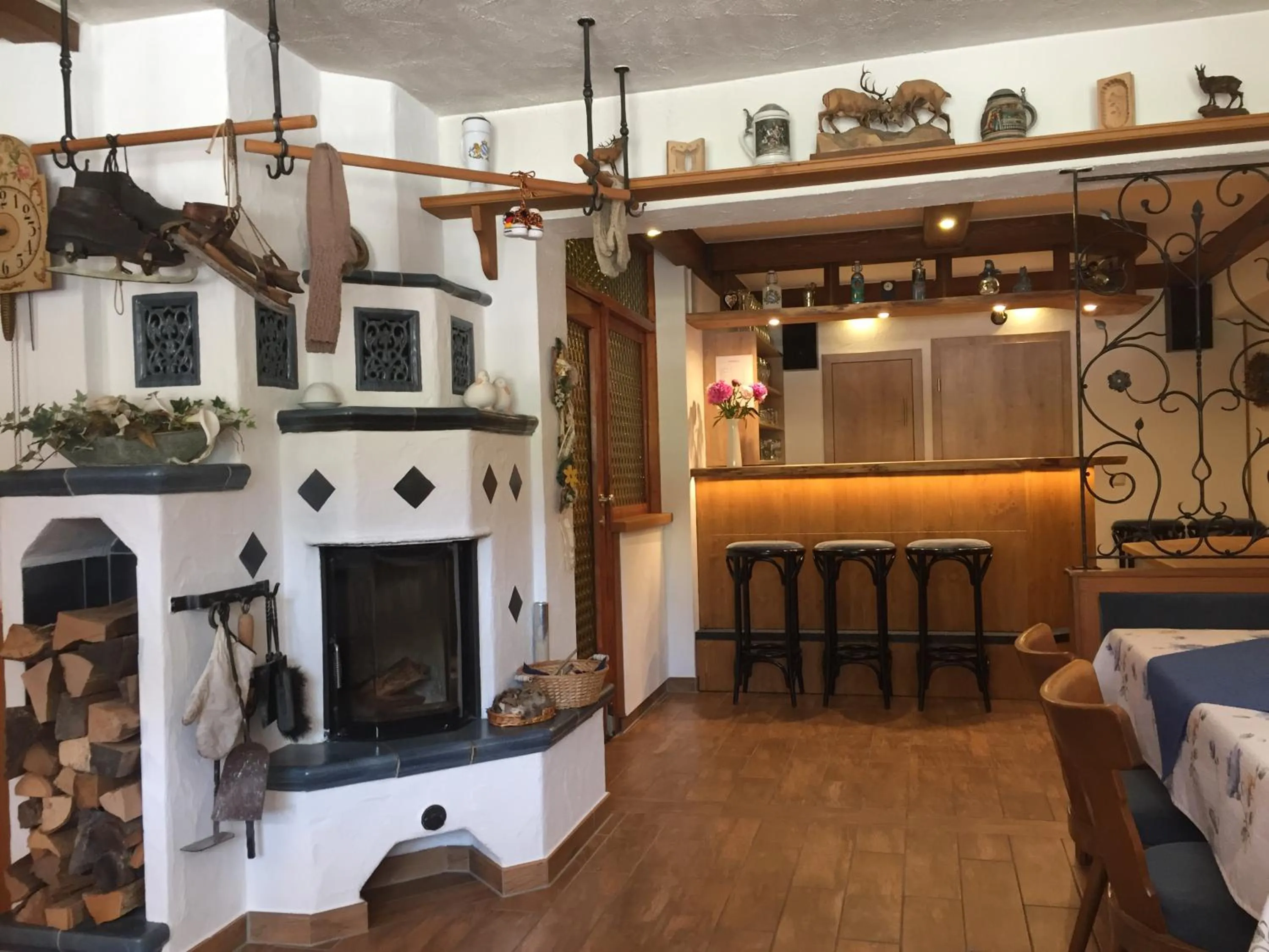 Communal lounge/ TV room in Pension Loiplstüberl