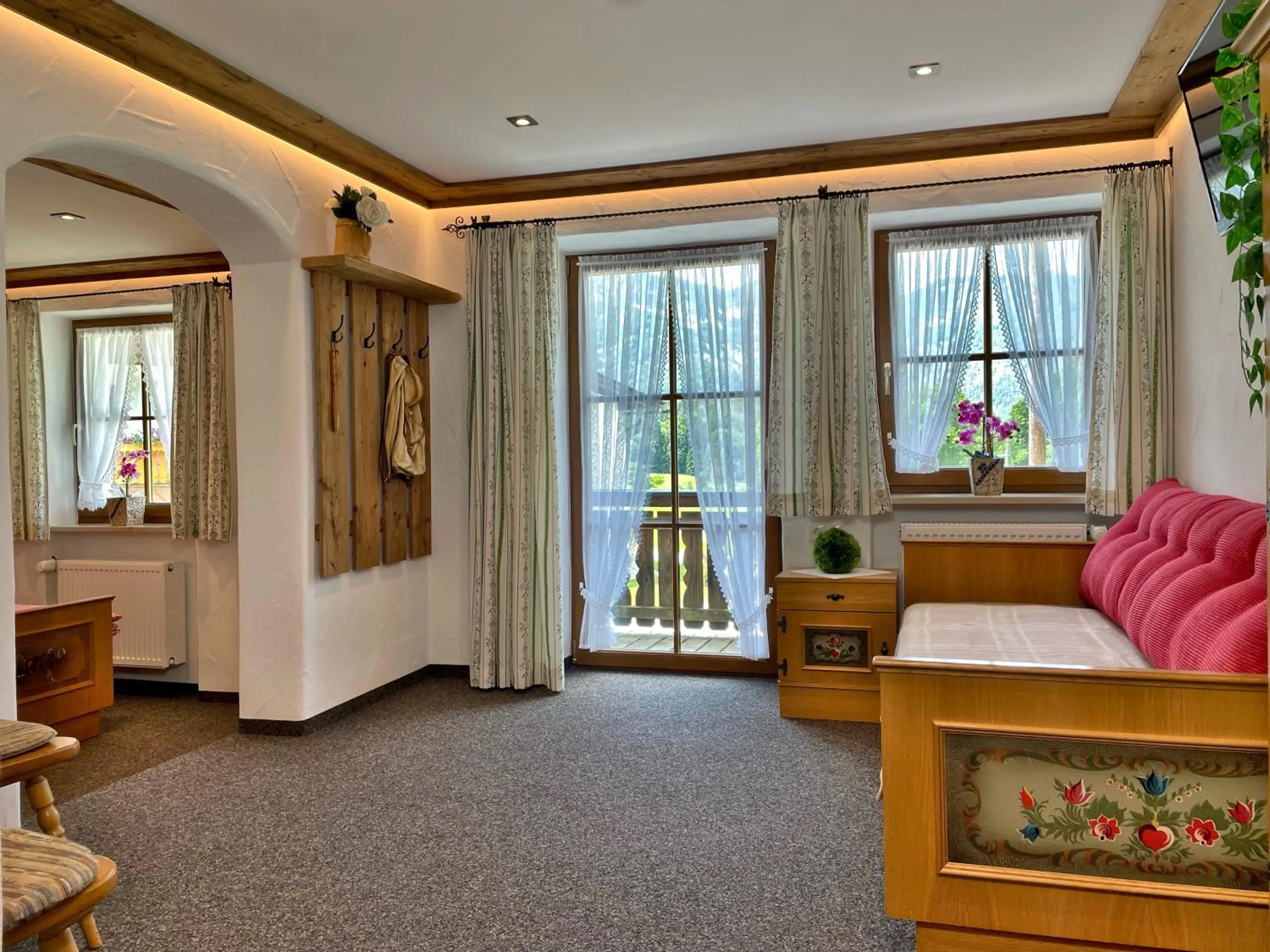 Photo of the whole room, Bed in Pension Loiplstüberl